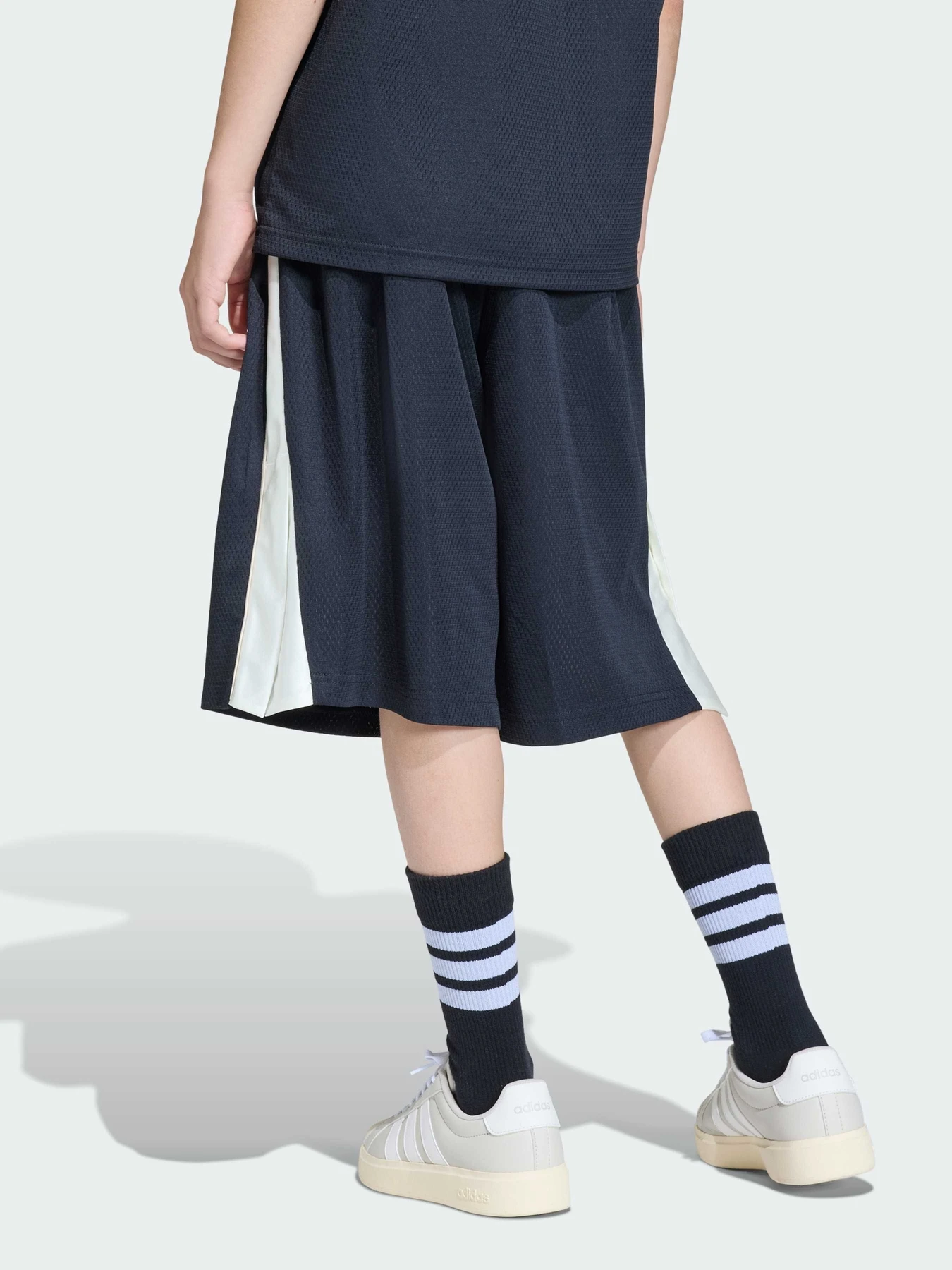 Шорты Adidas модель KC4640 Фото