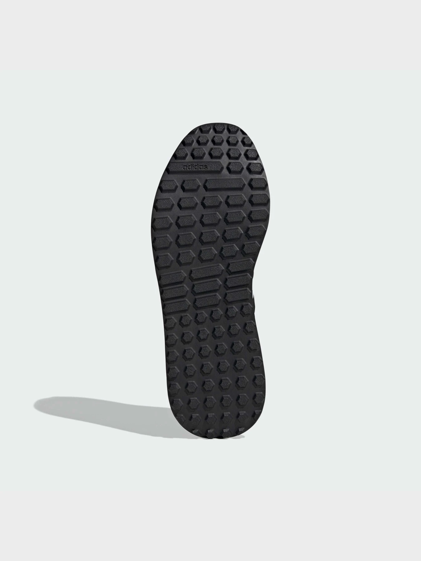 Кроссовки Adidas модель IH8613 Кроссовки Adidas модель IH8613 Фото