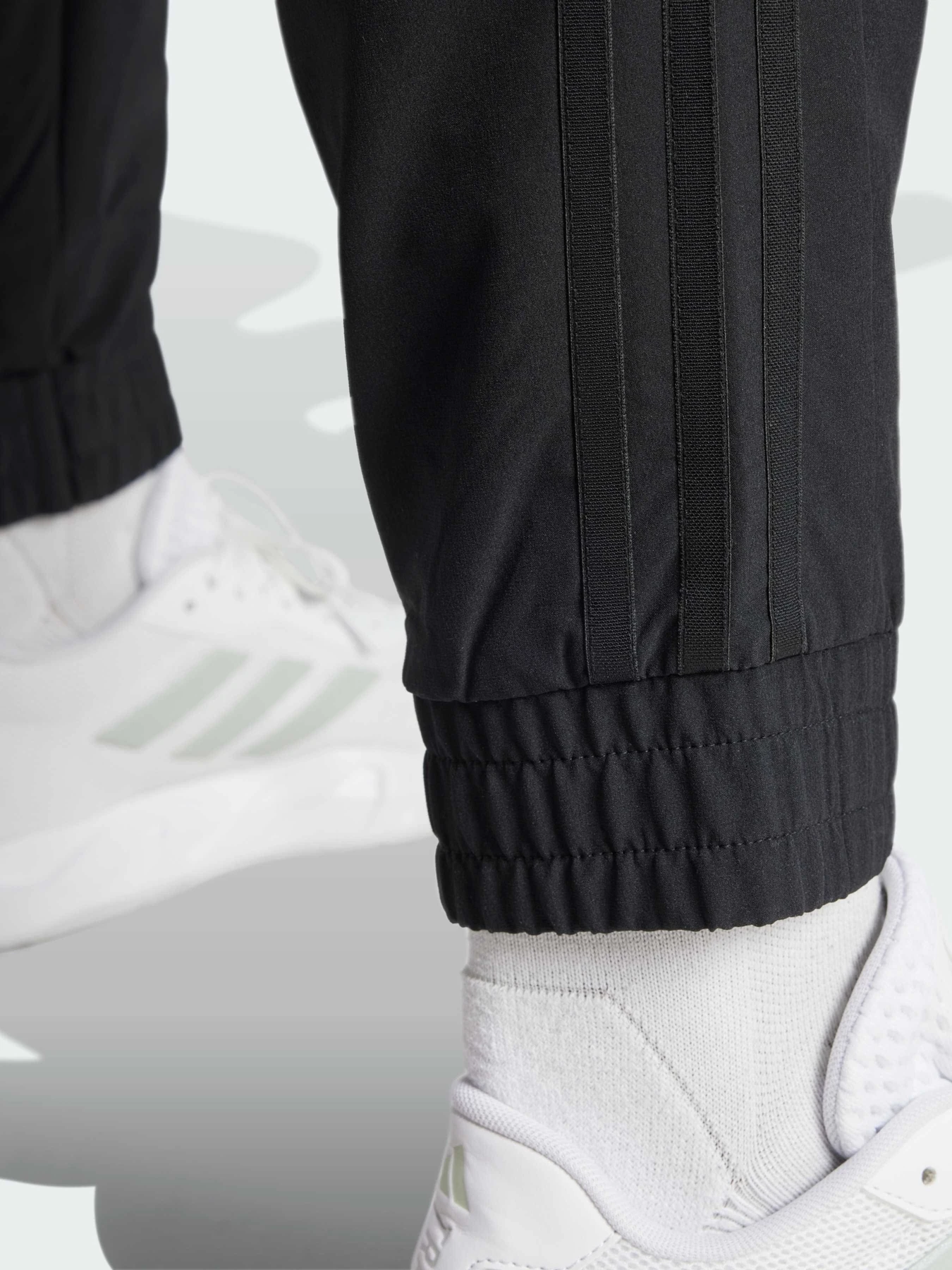 Штани Adidas 3 Stripes модель IK5471 Штани Adidas 3 Stripes модель IK5471 Фото