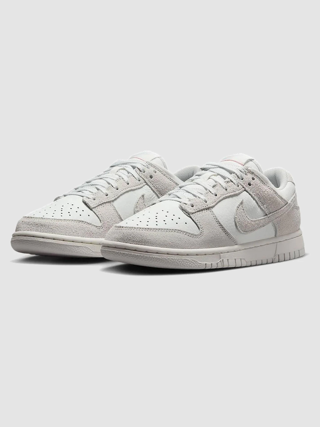 Кросівки NIKE Dunk Low модель HJ5777-100 Кросівки NIKE Dunk Low модель HJ5777-100 Фото