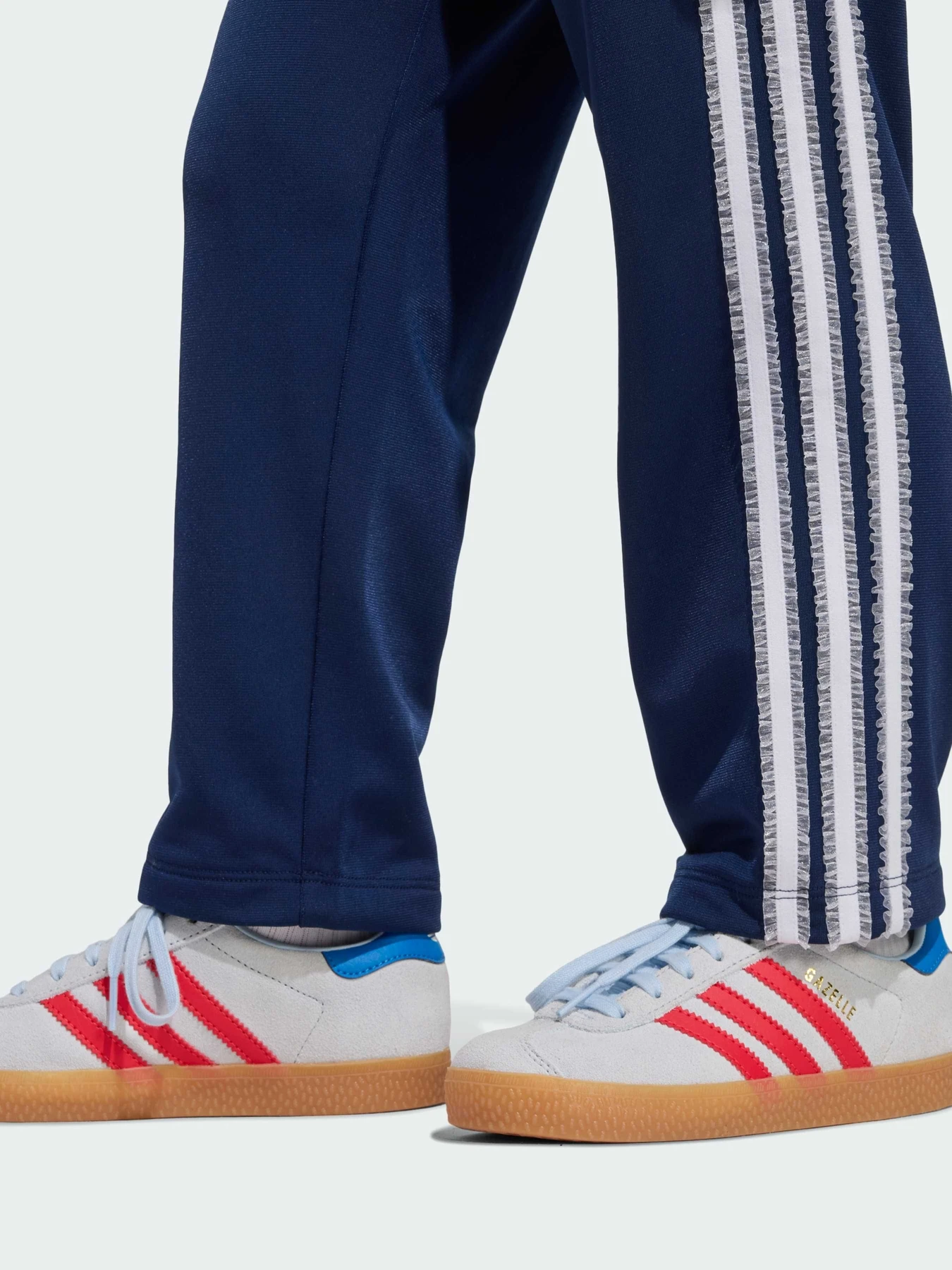 Костюмы Adidas x Disney модель KE0701 Костюмы Adidas x Disney модель KE0701 Фото