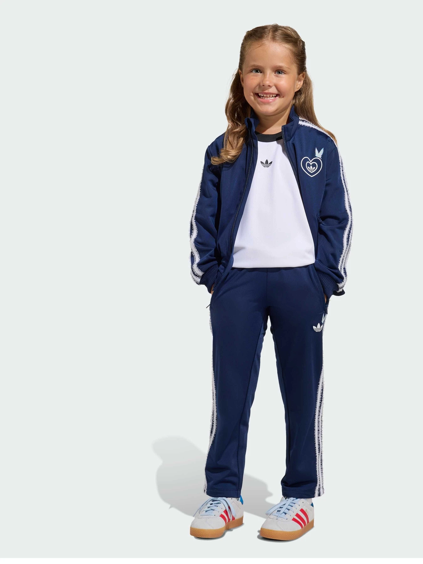 Костюмы Adidas x Disney модель KE0701 Костюмы Adidas x Disney модель KE0701 Фото