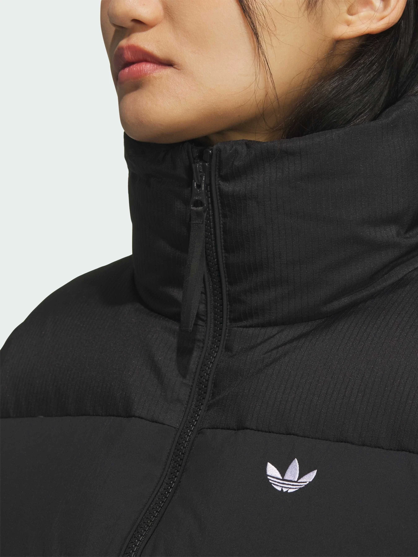Куртки и дубленки Adidas модель KC2659 Куртки и дубленки Adidas модель KC2659 Фото