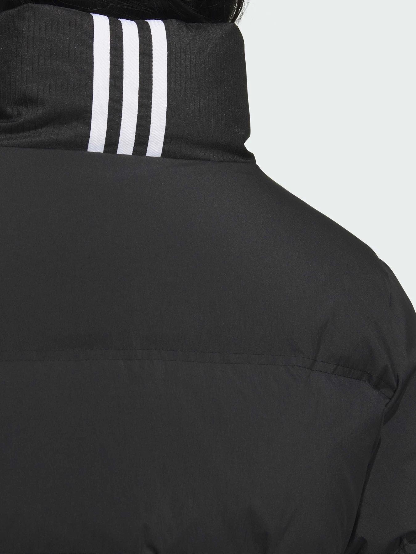 Куртки и дубленки Adidas модель KC2659 Куртки и дубленки Adidas модель KC2659 Фото