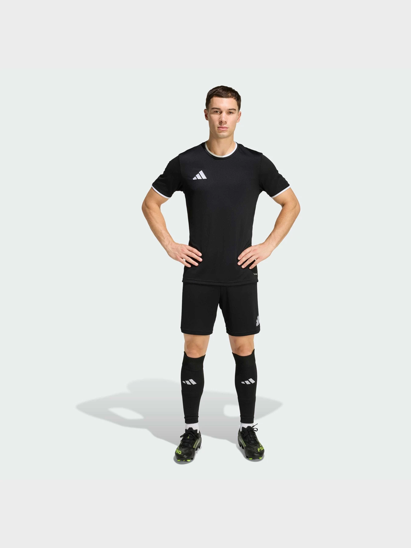 Футболки і поло Adidas модель JZ2505 Футболки і поло Adidas модель JZ2505 Фото