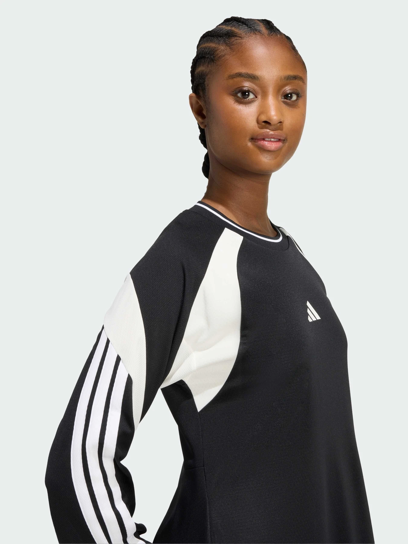 Платья Adidas Tiro модель KB4074 Платья Adidas Tiro модель KB4074 Фото