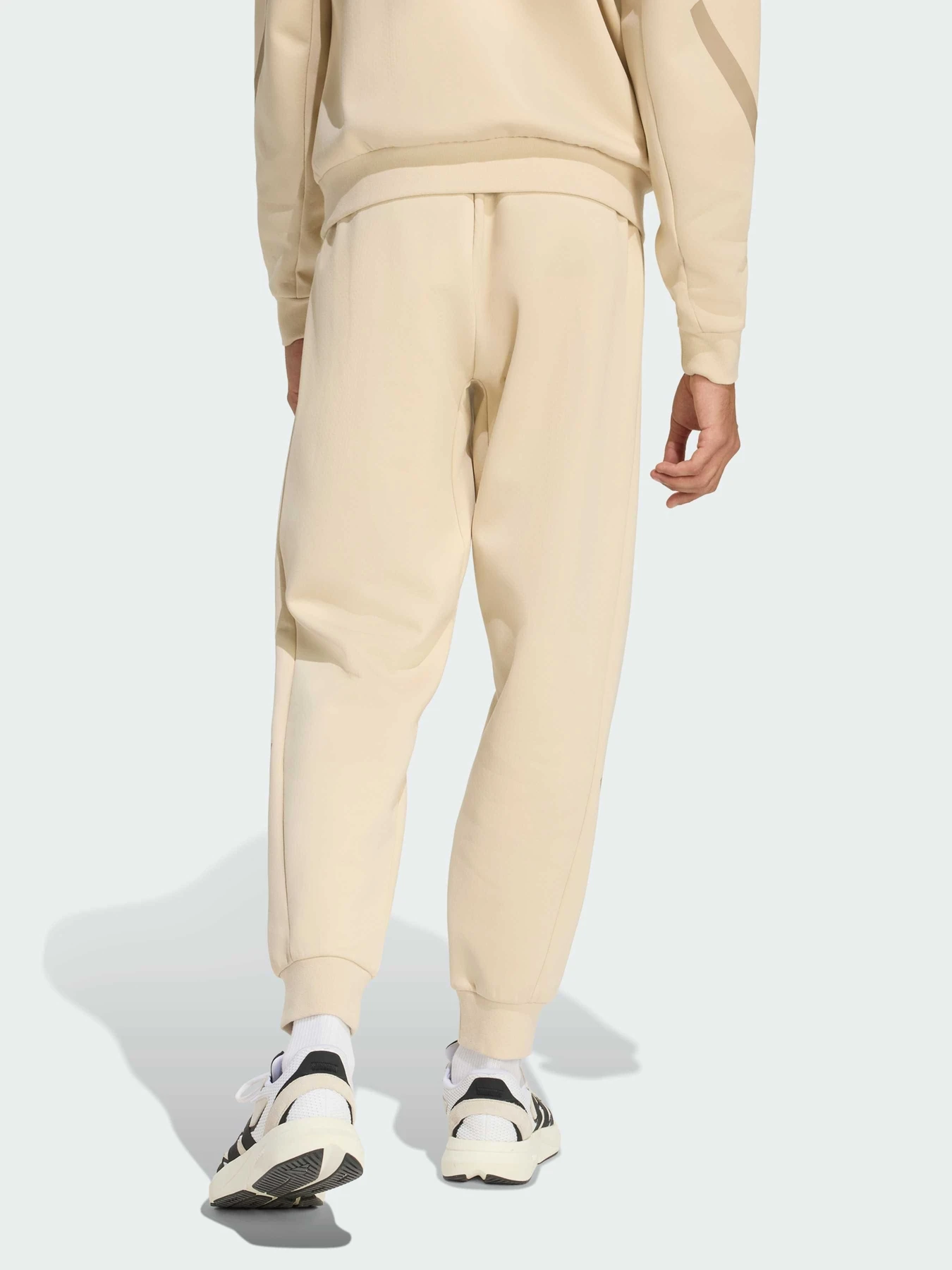 Штани Adidas ZNE модель KE4684 Штани Adidas ZNE модель KE4684 Фото