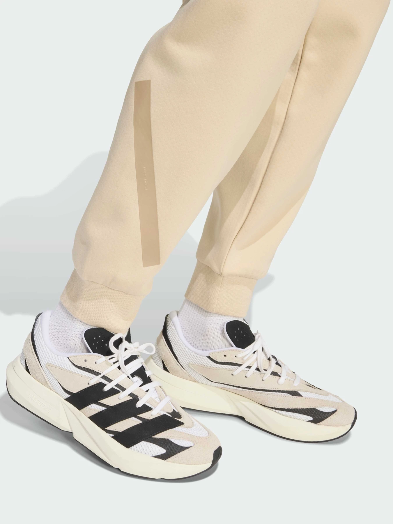 Штани Adidas ZNE модель KE4684 Штани Adidas ZNE модель KE4684 Фото