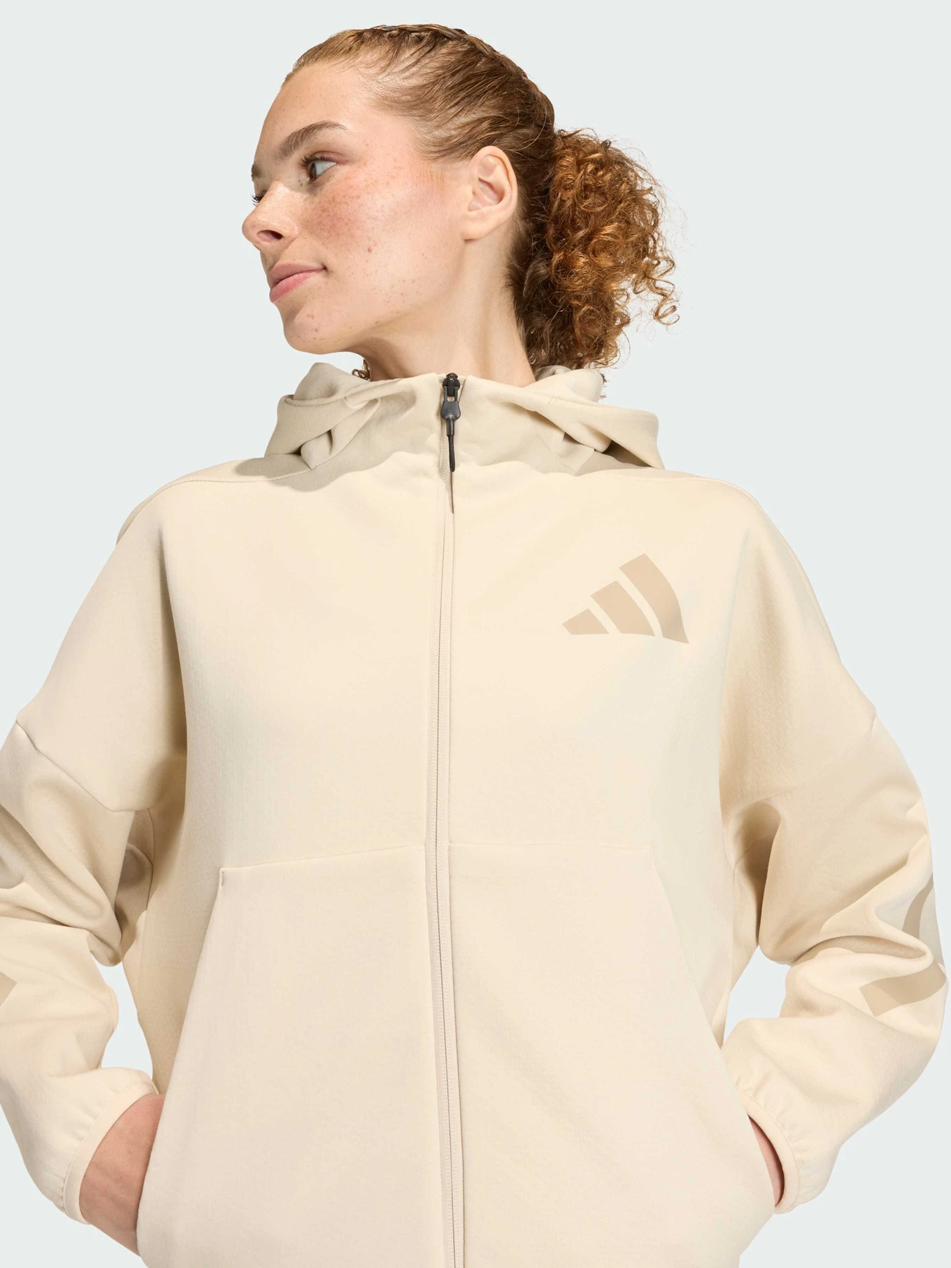 Худи и свитшоты Adidas ZNE модель KE4746 Фото