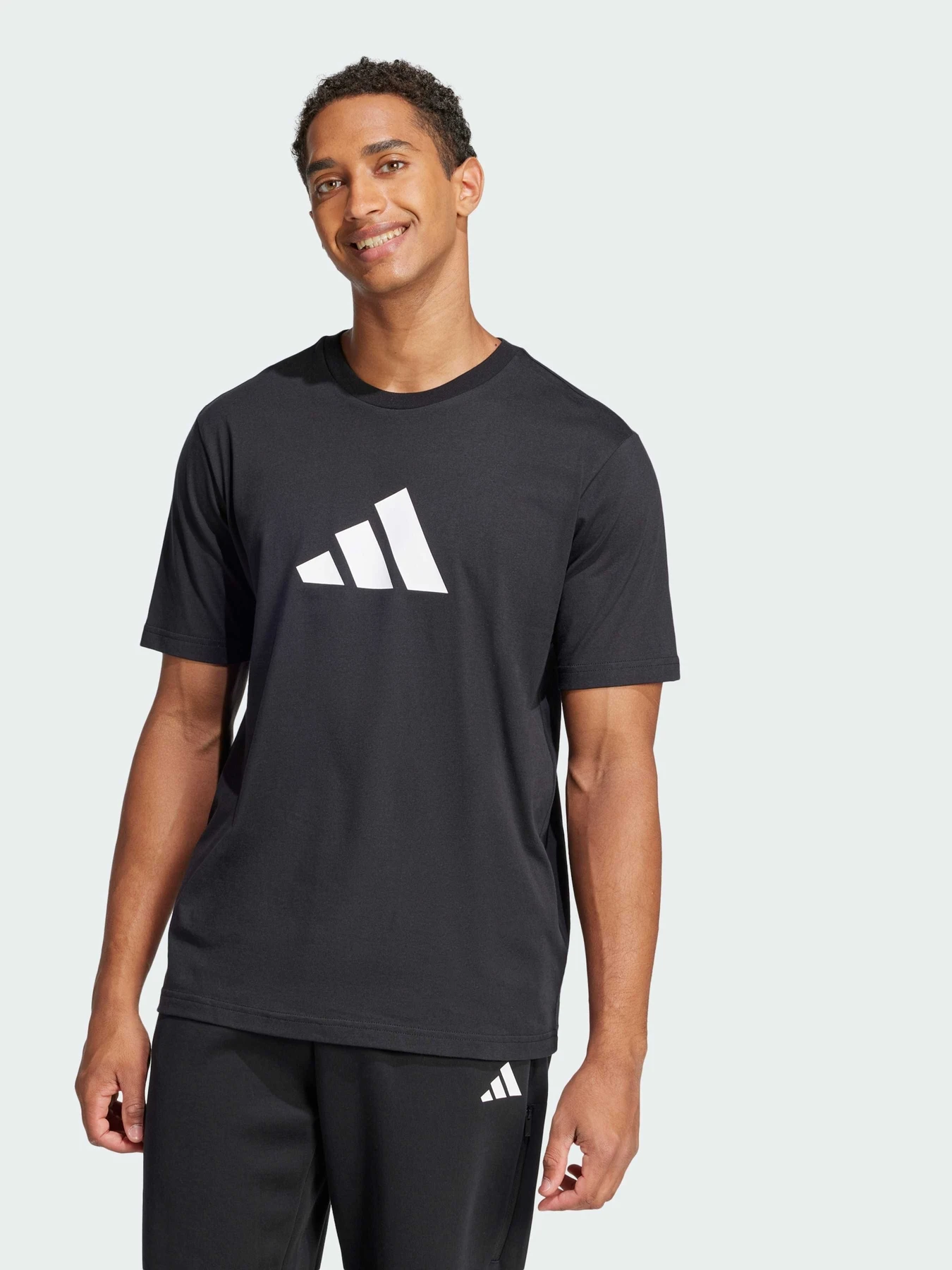 Футболки і поло Adidas модель JI8770 Футболки і поло Adidas модель JI8770 Фото
