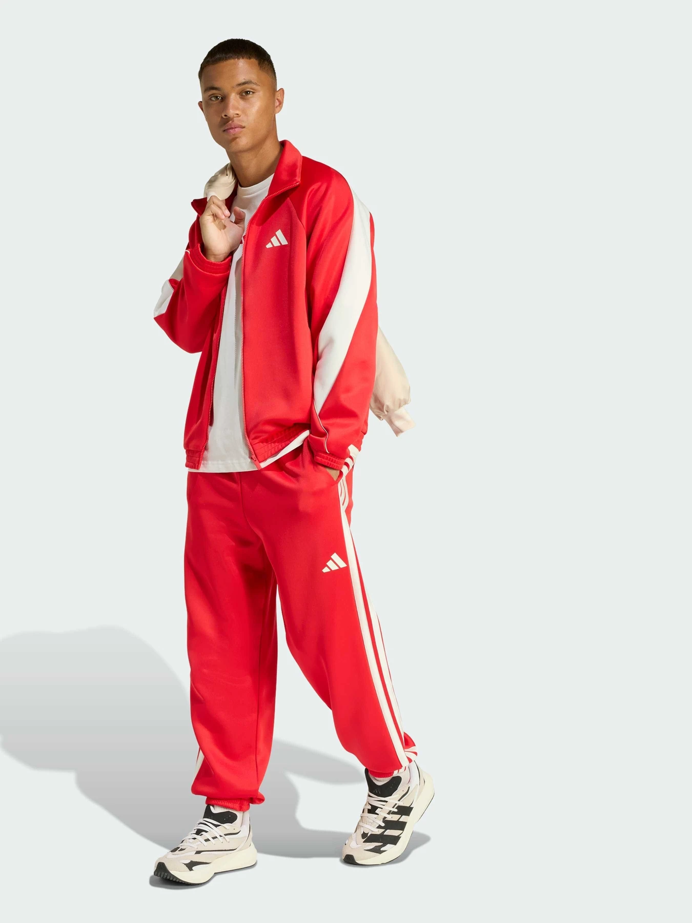 Худи и свитшоты Adidas модель KE9574 Худи и свитшоты Adidas модель KE9574 Фото