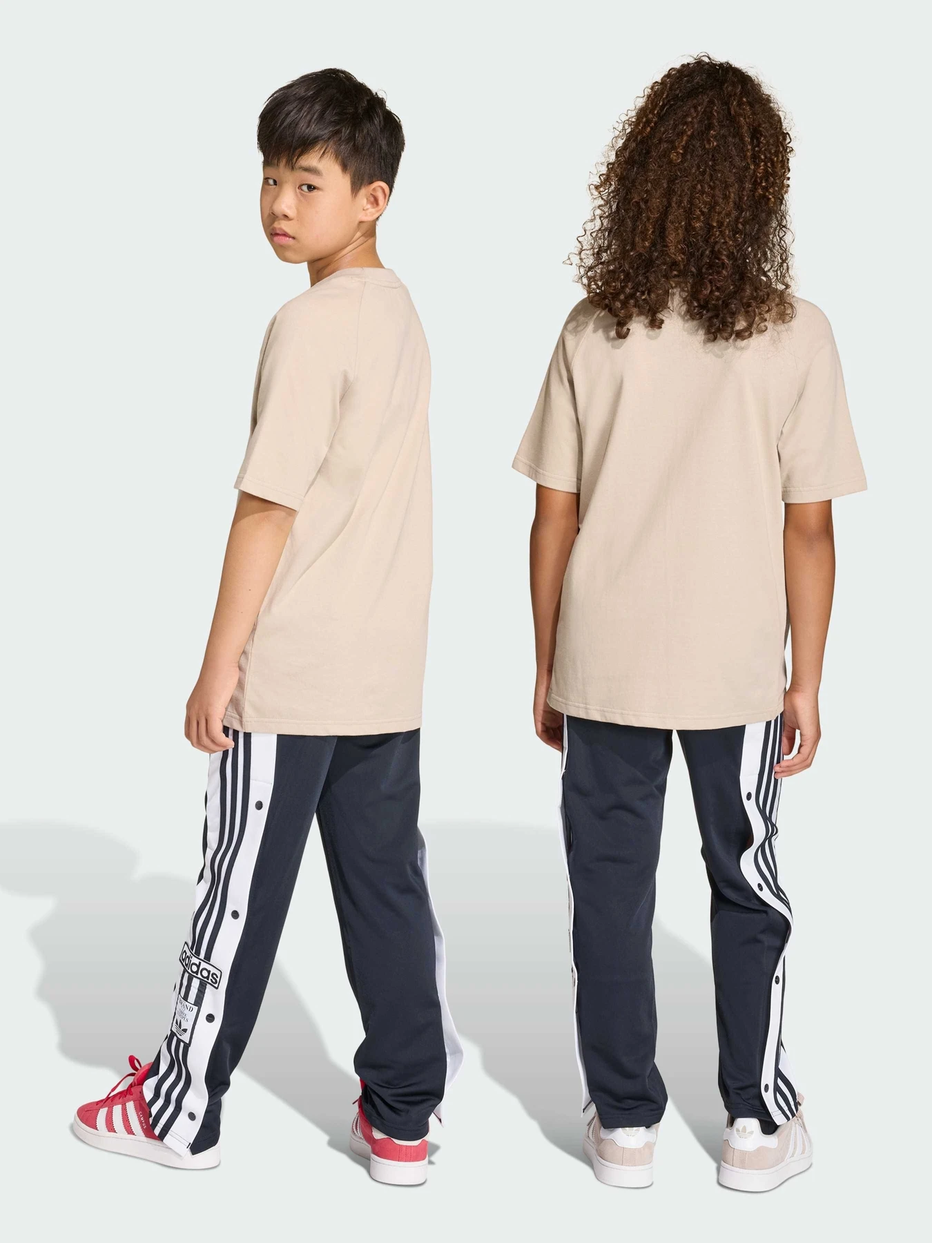 Брюки Adidas Adicolor модель KD3989 Брюки Adidas Adicolor модель KD3989 Фото