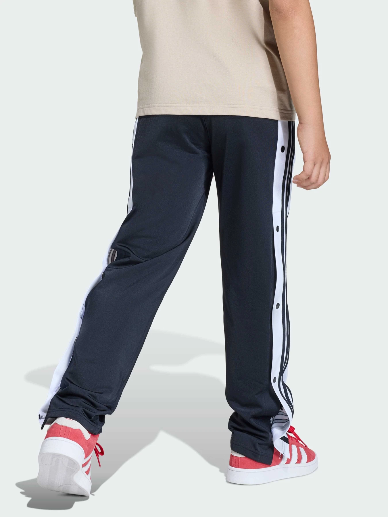 Брюки Adidas Adicolor модель KD3989 Брюки Adidas Adicolor модель KD3989 Фото
