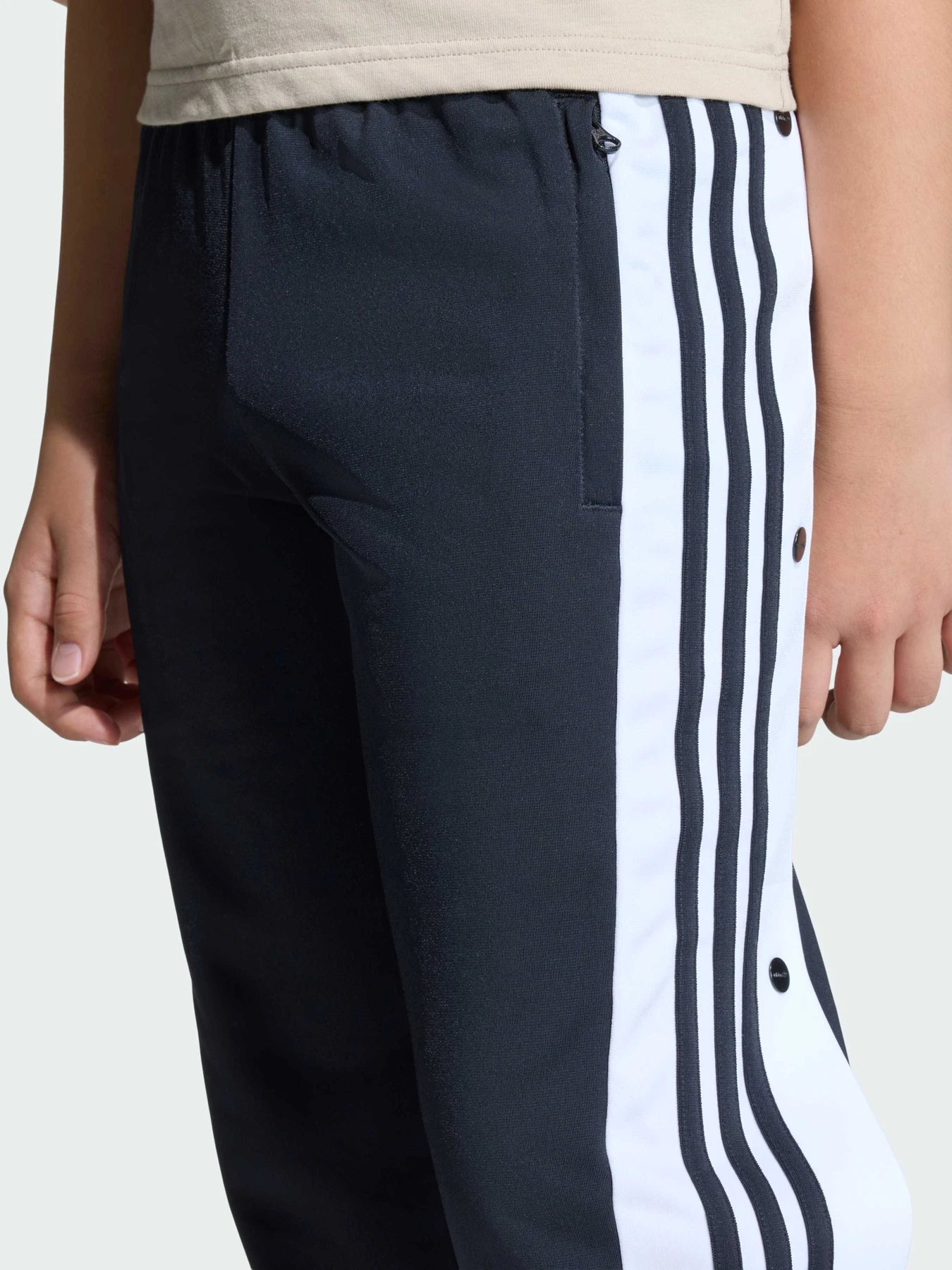 Брюки Adidas Adicolor модель KD3989 Брюки Adidas Adicolor модель KD3989 Фото