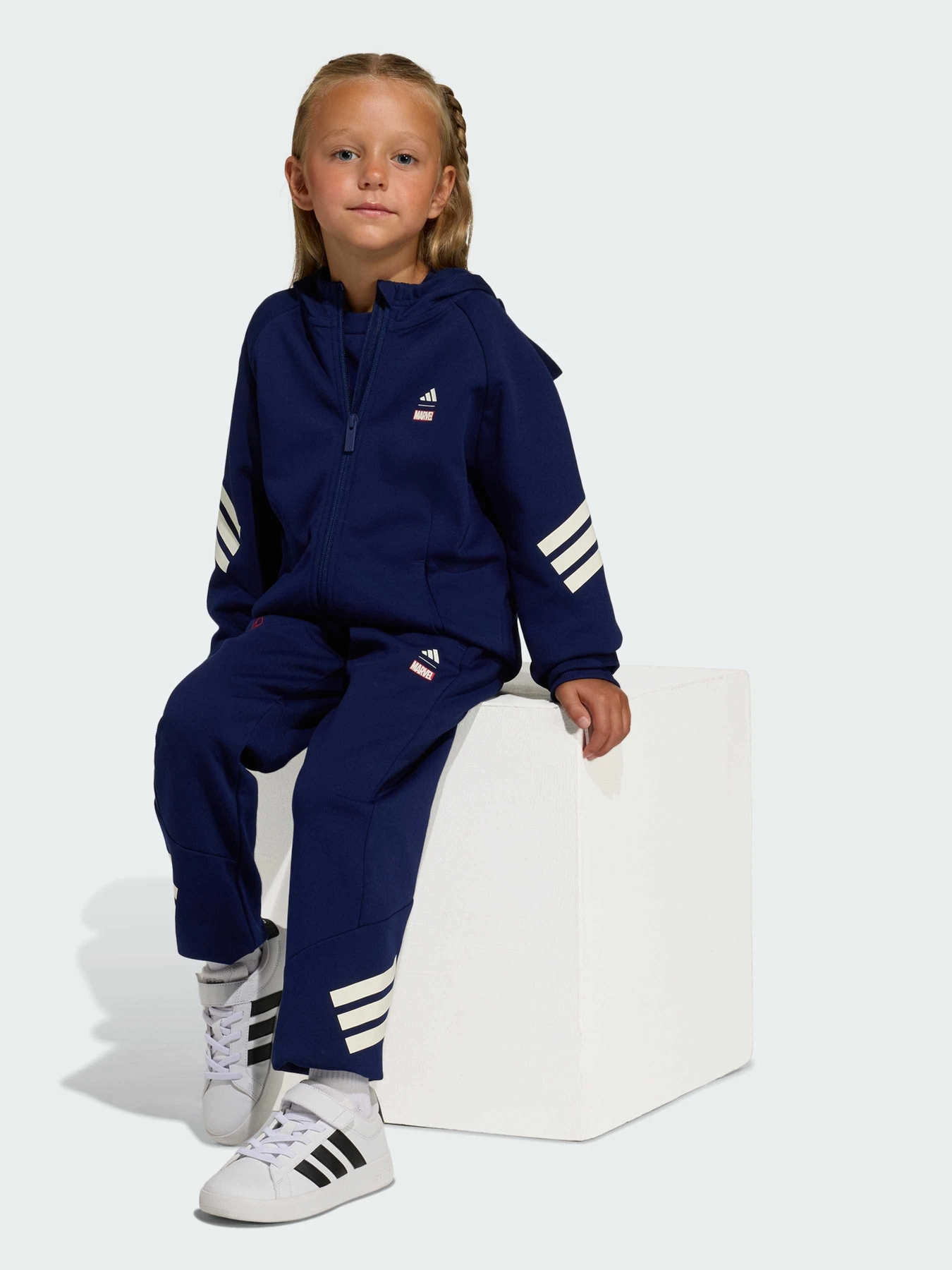 Худі та світшоти Adidas Marvel модель JZ3571 Худі та світшоти Adidas Marvel модель JZ3571 Фото
