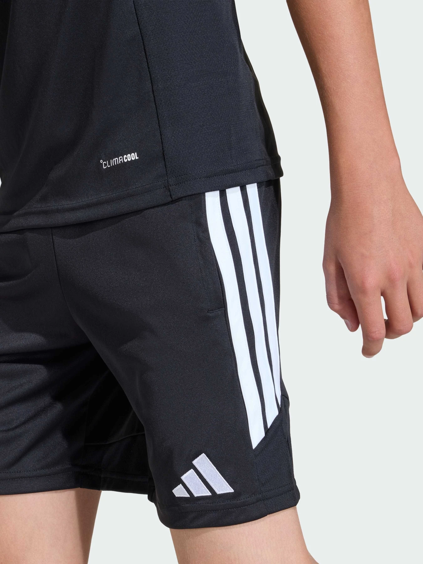 Шорты Adidas Tiro модель JY7147 Шорты Adidas Tiro модель JY7147 Фото