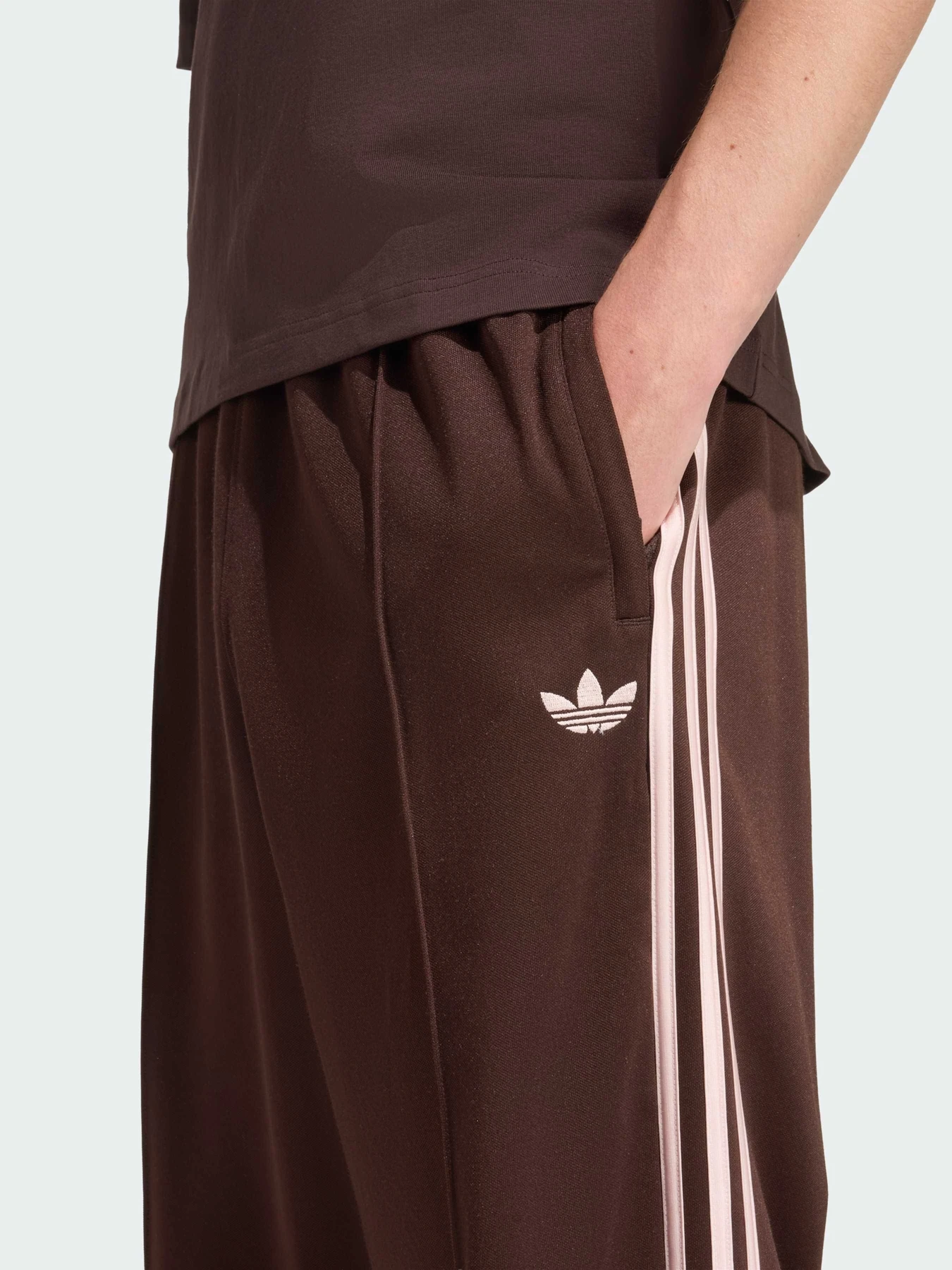 Штани Adidas Adicolor модель KE3495 Штани Adidas Adicolor модель KE3495 Фото