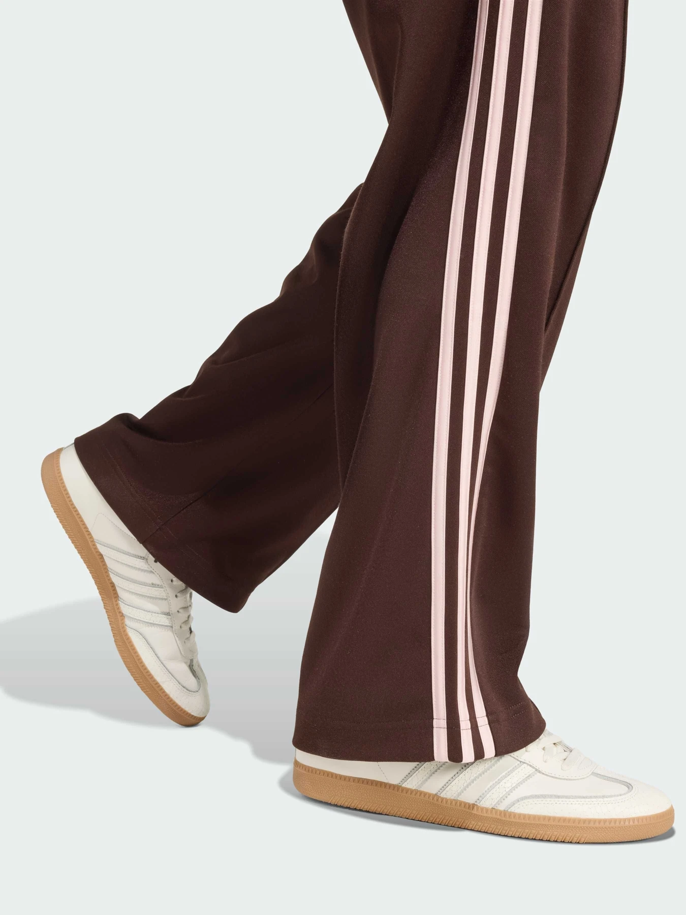 Штани Adidas Adicolor модель KE3495 Штани Adidas Adicolor модель KE3495 Фото