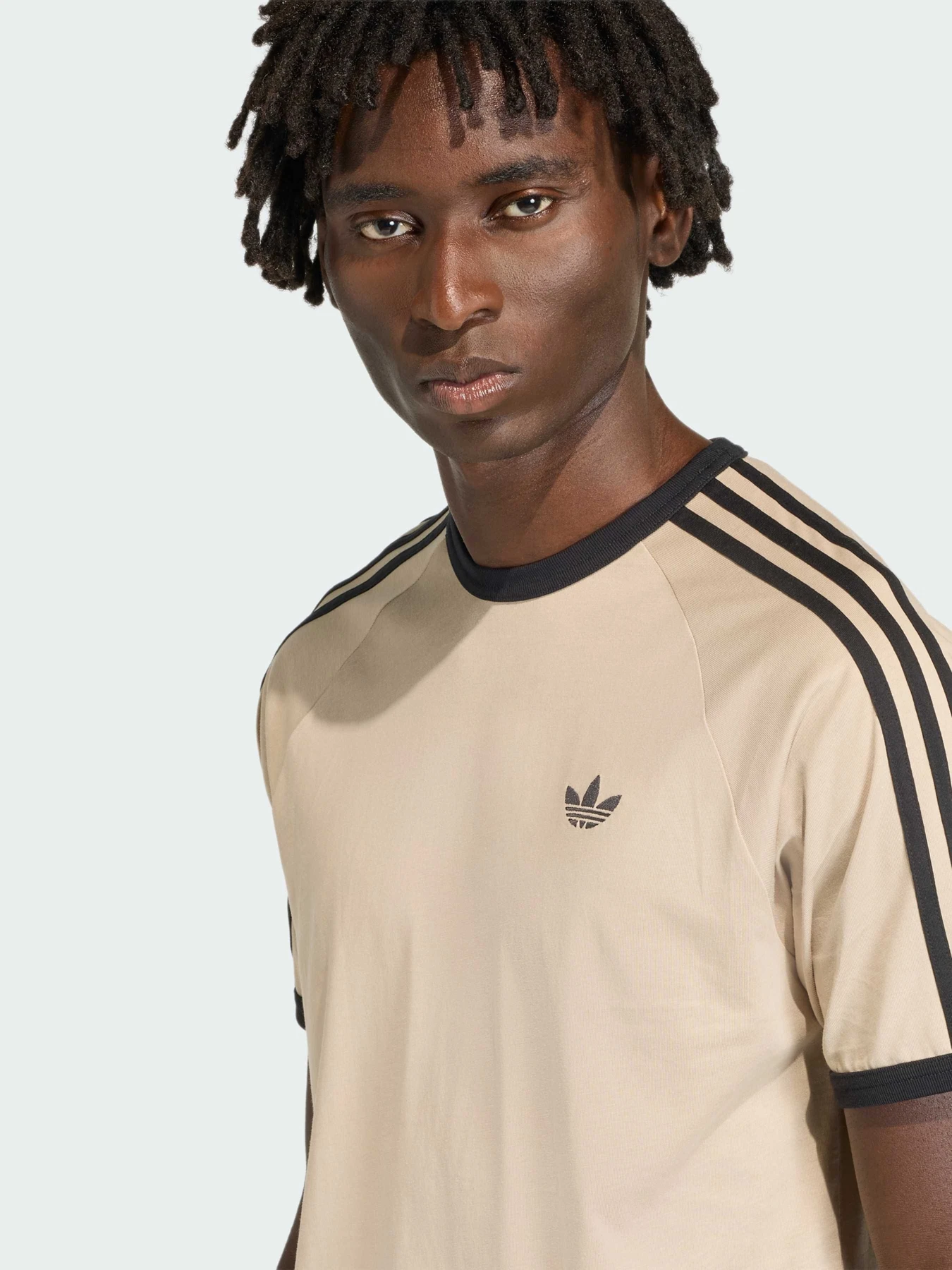 Футболки і поло Adidas Adicolor модель KE7964 Футболки і поло Adidas Adicolor модель KE7964 Фото