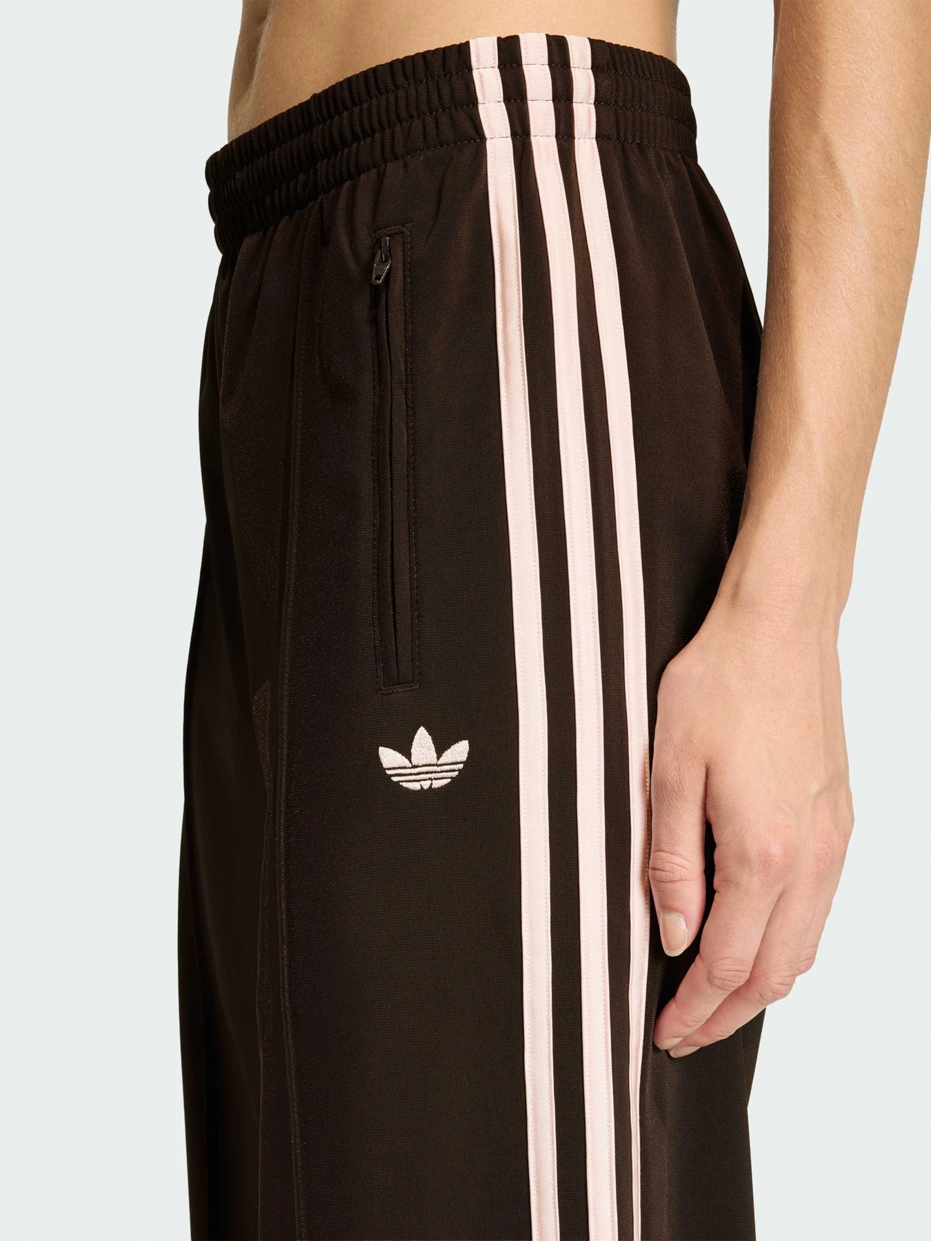 Брюки Adidas Adicolor модель KD3664 Брюки Adidas Adicolor модель KD3664 Фото
