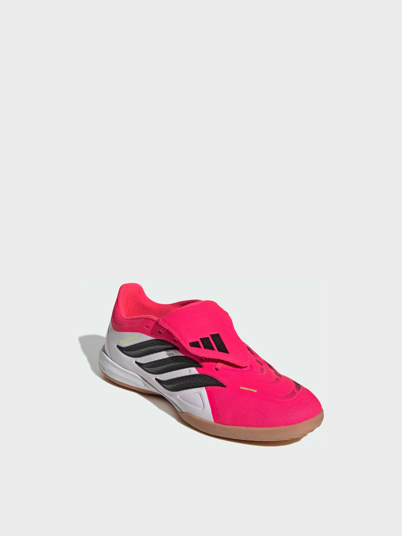 Кроссовки Adidas Predator модель JR4738 Кроссовки Adidas Predator модель JR4738 Фото