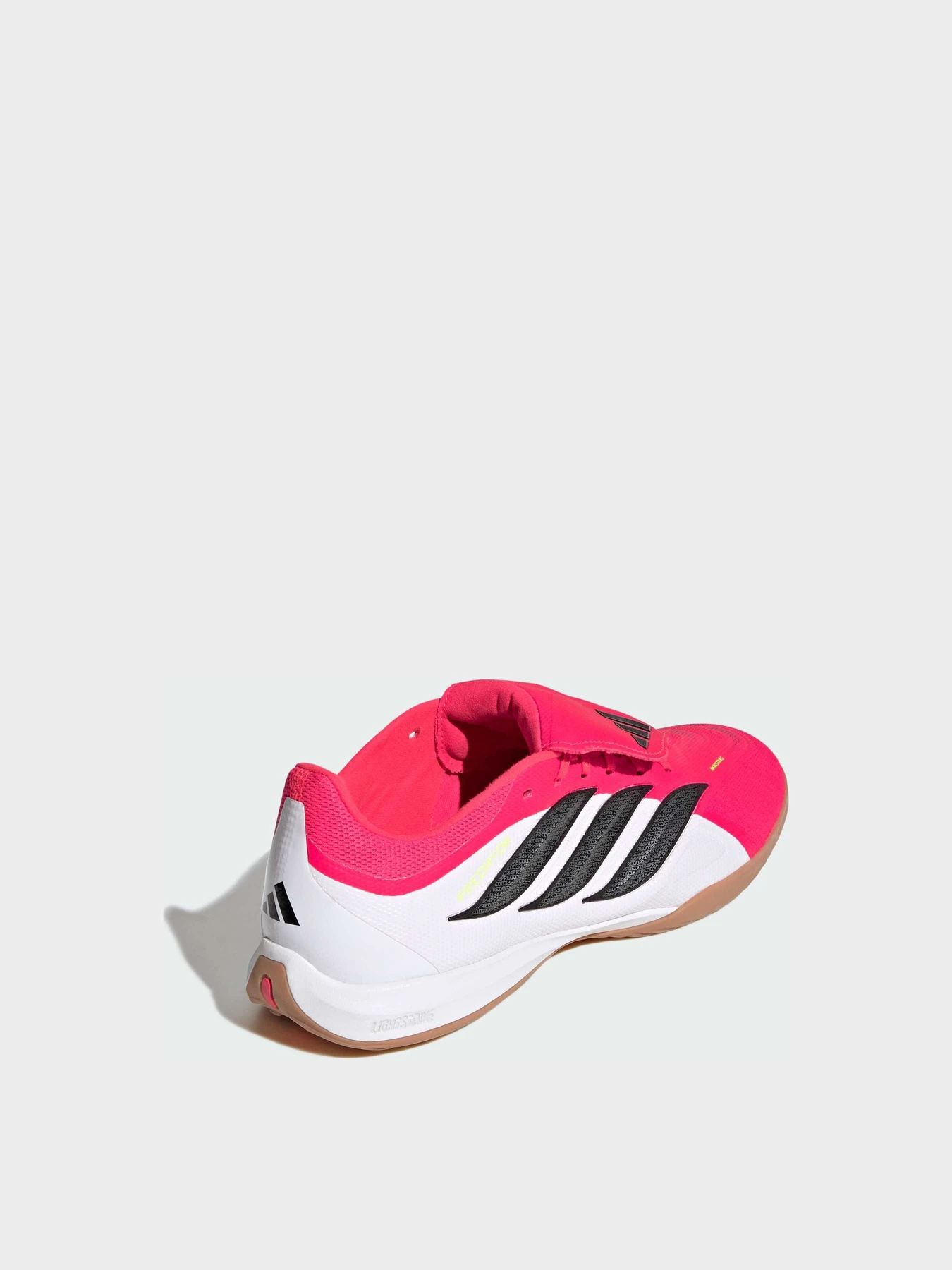 Кроссовки Adidas Predator модель JR4738 Кроссовки Adidas Predator модель JR4738 Фото