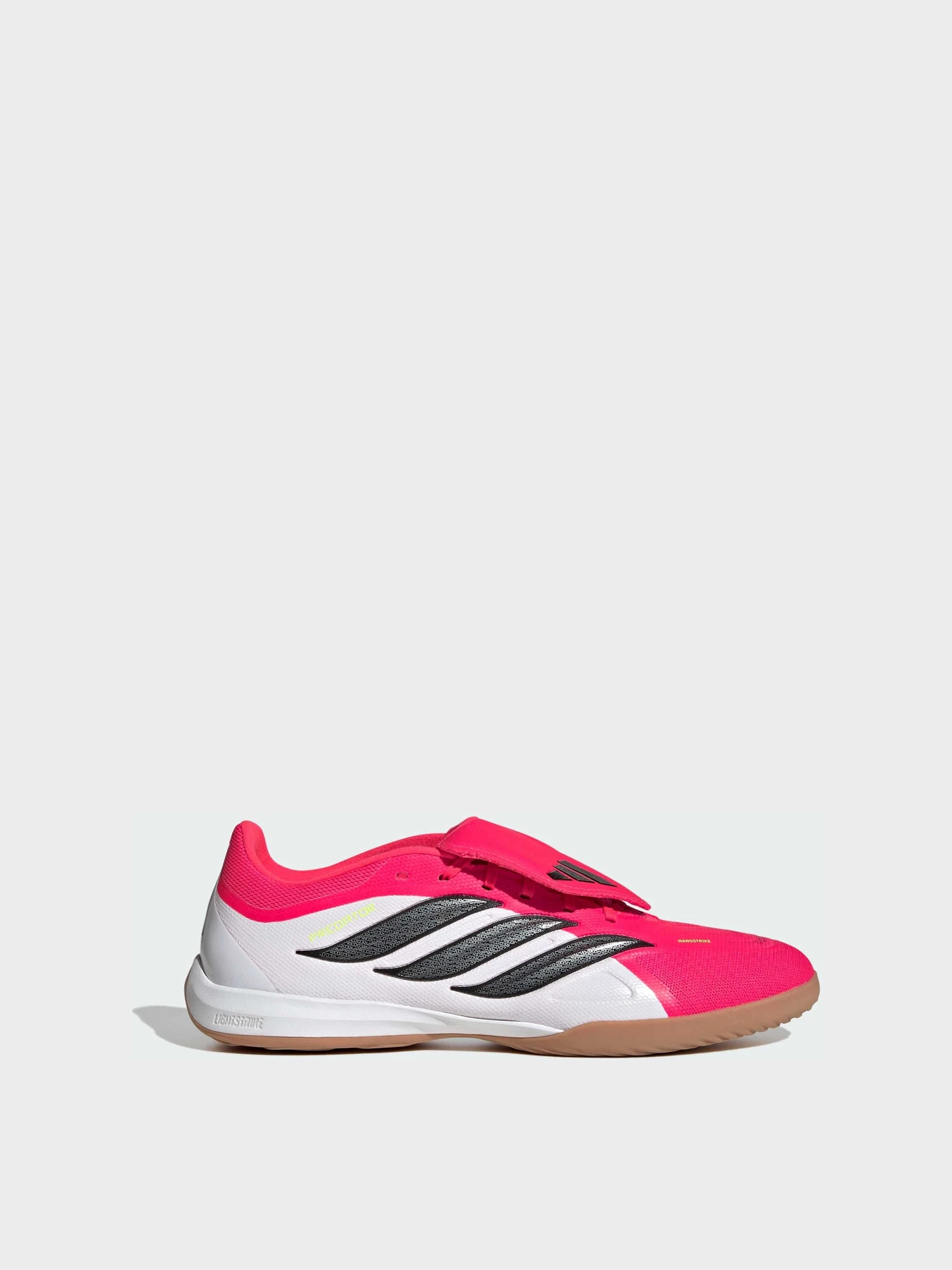 Кроссовки Adidas Predator модель JR4738 Кроссовки Adidas Predator модель JR4738 Фото