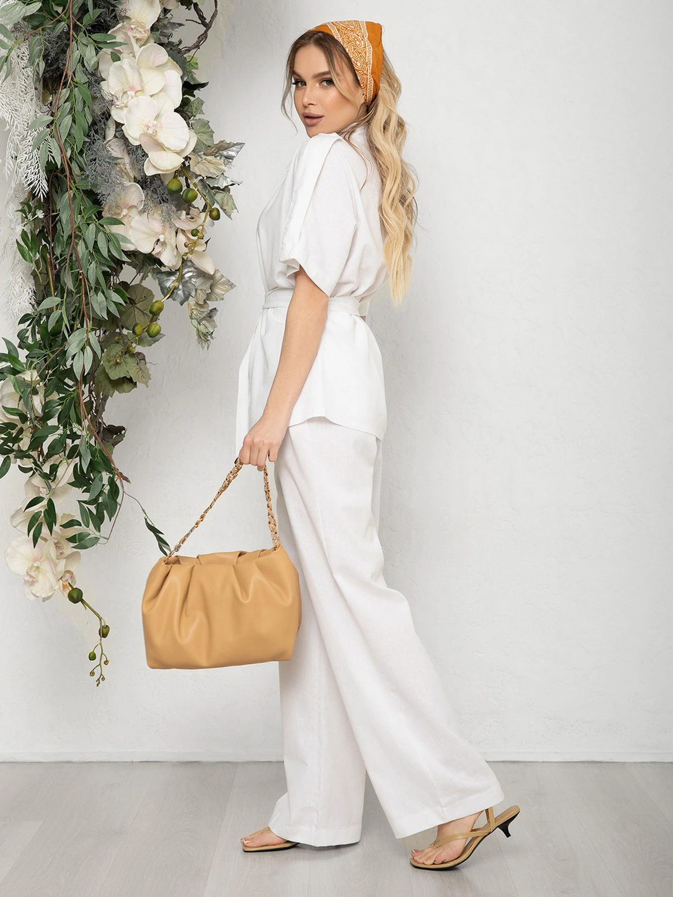 Костюмы ISSA Plus модель 12590_white Костюмы ISSA Plus модель 12590_white Фото