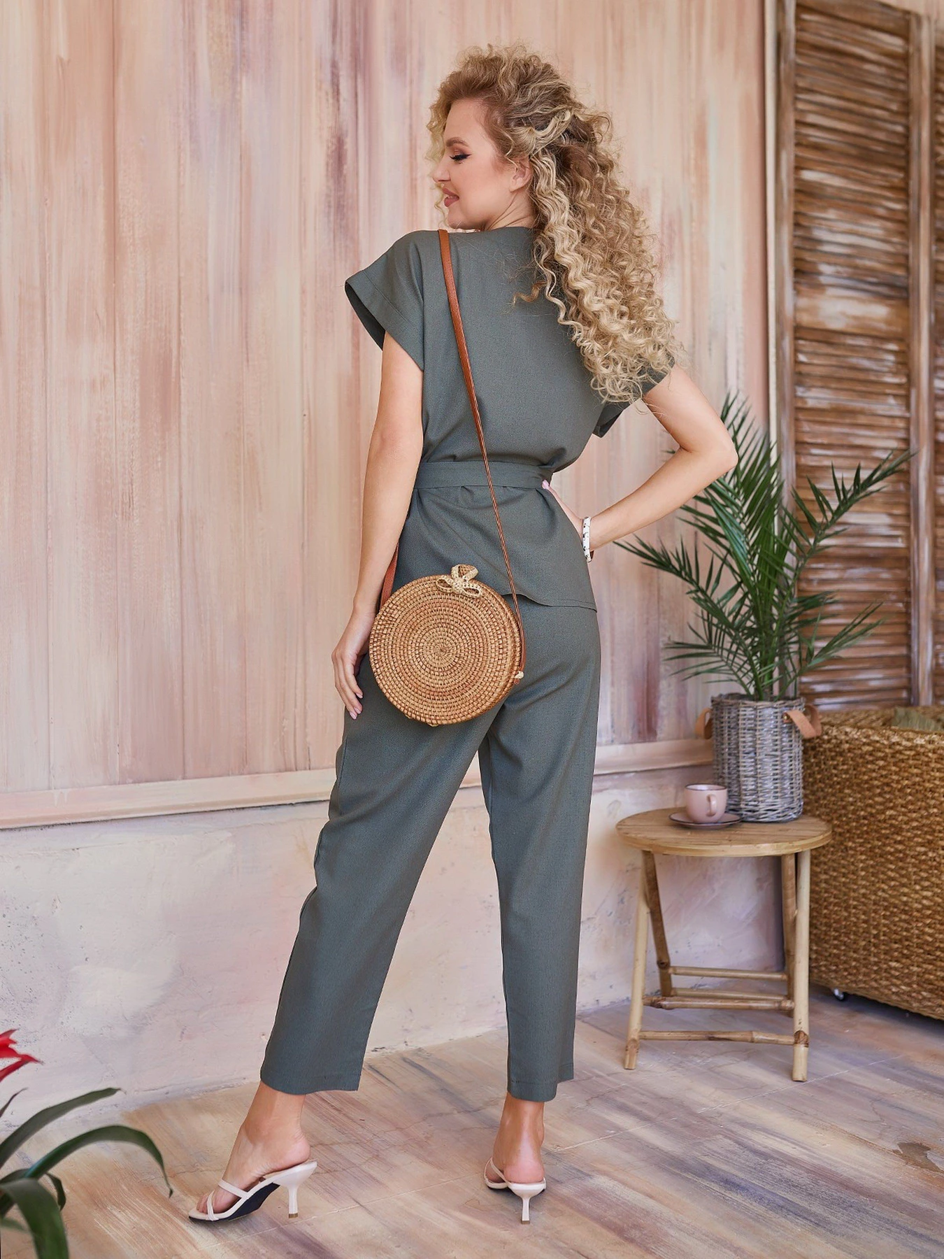 Костюми ISSA Plus модель 11933_hacks Костюми ISSA Plus модель 11933_hacks Фото