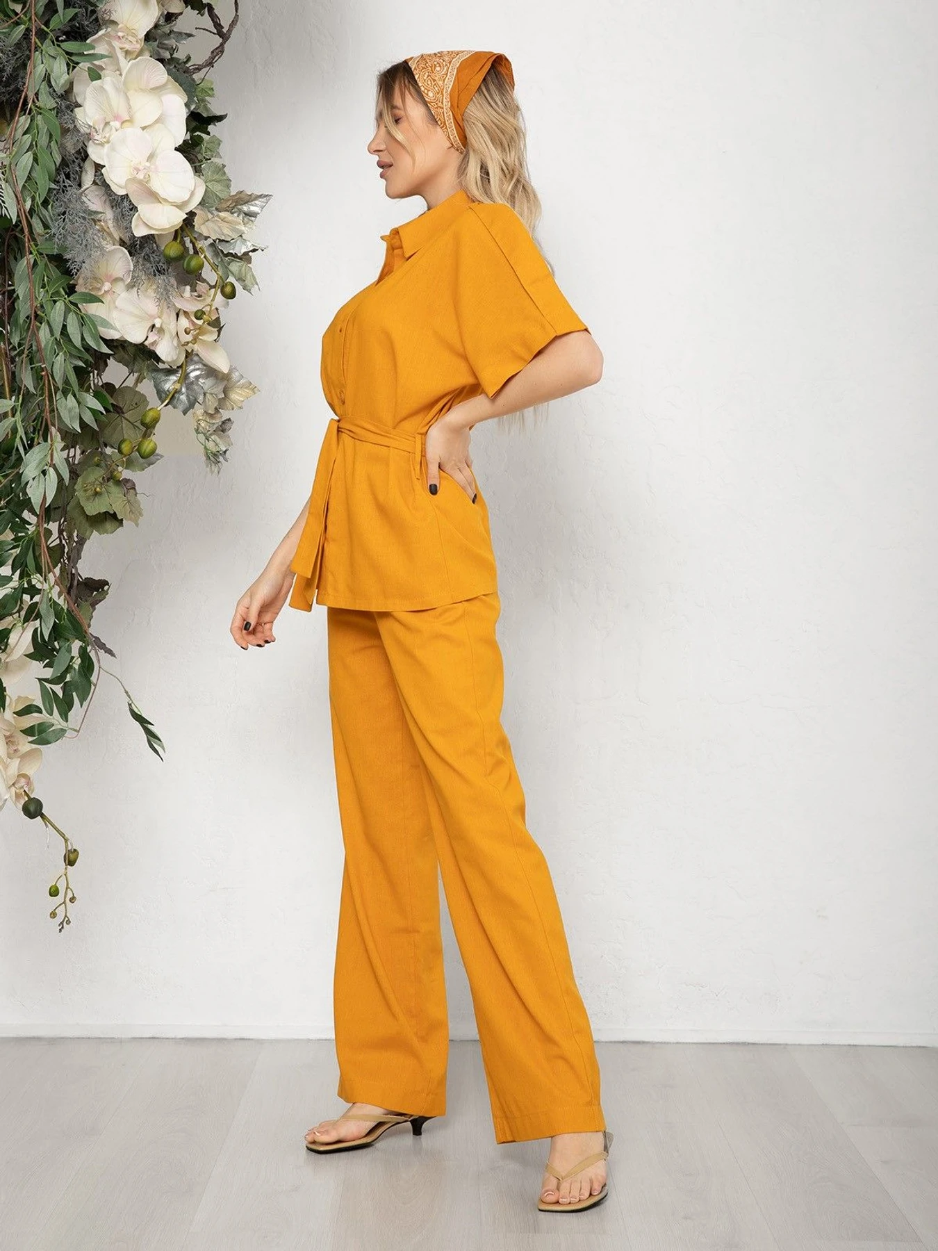 Костюми ISSA Plus модель 12590_mustard Костюми ISSA Plus модель 12590_mustard Фото