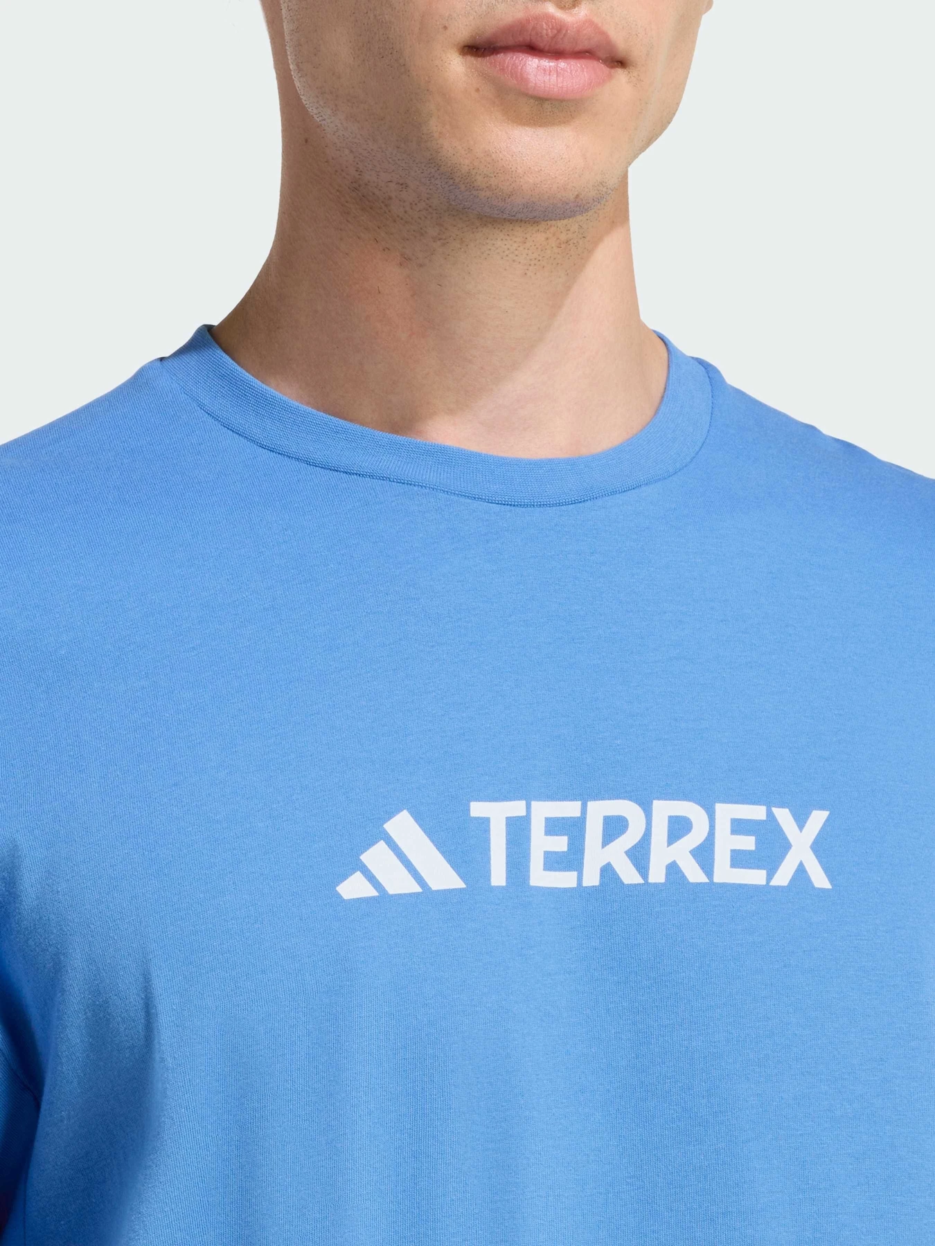 Футболки и поло Adidas модель JZ1167 Футболки и поло Adidas модель JZ1167 Фото