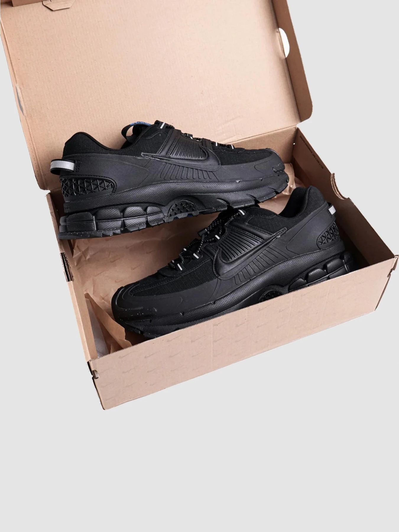 Кроссовки NIKE Zoom Vomero Roam модель FV2295-002 Кроссовки NIKE Zoom Vomero Roam модель FV2295-002 Фото