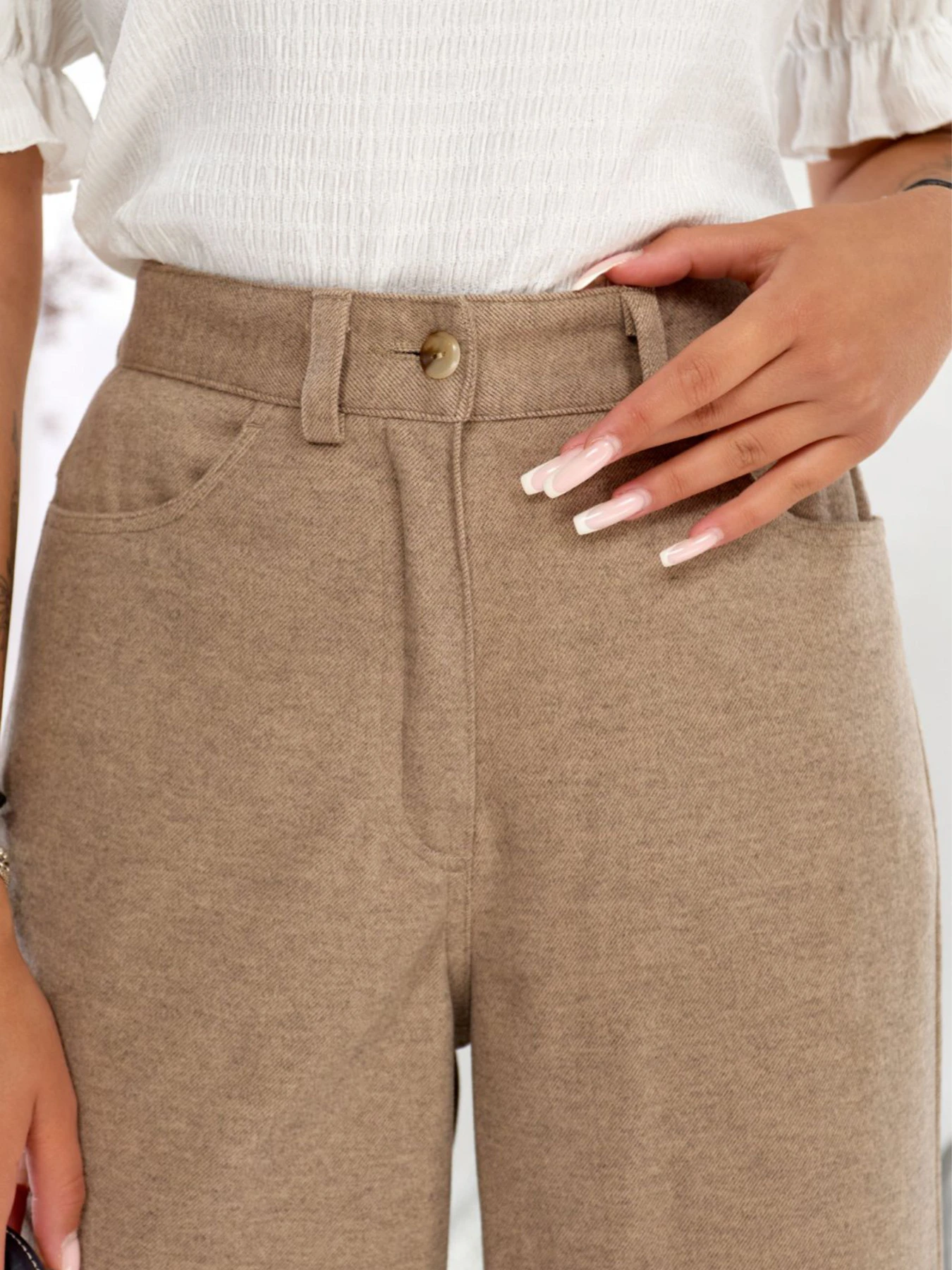 Брюки LadyLike модель ll236860089-bezhevij Брюки LadyLike модель ll236860089-bezhevij Фото