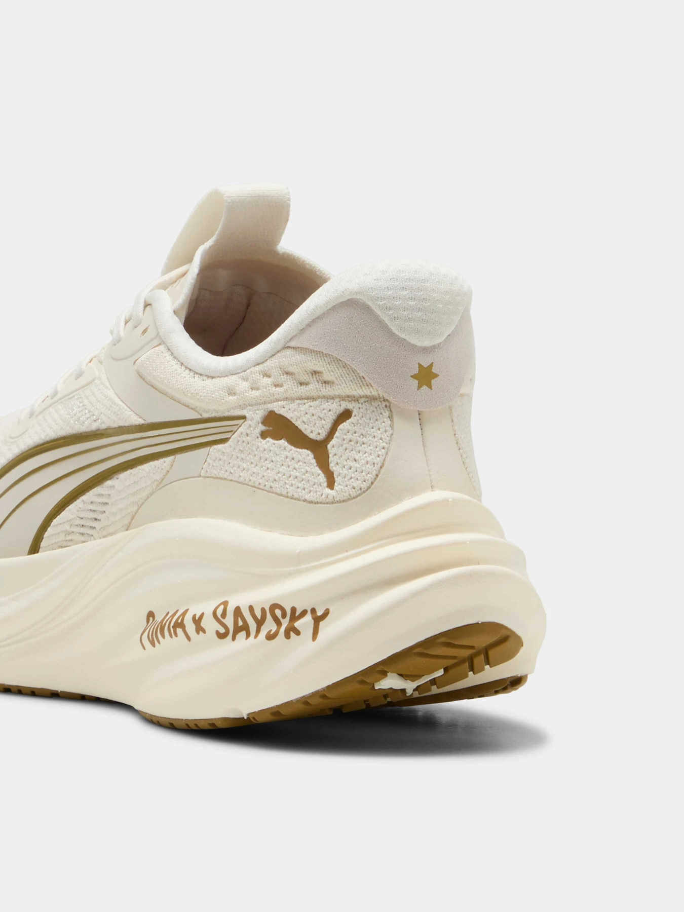 Кросівки PUMA Magnify Nitro™ 3 Saysky модель 312320 Фото