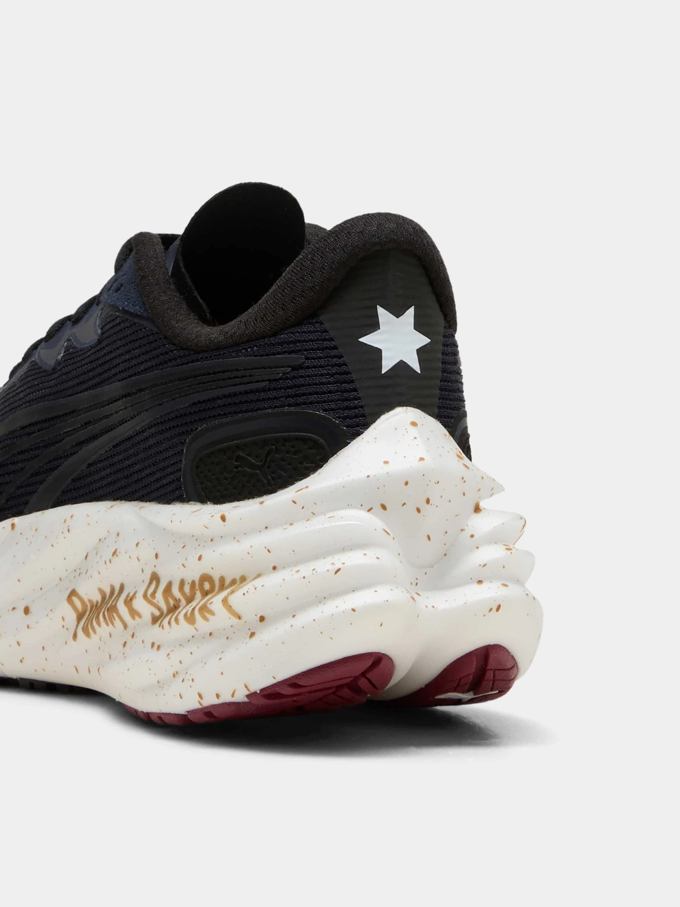 Кроссовки PUMA Velocity Nitro™ 4 Saysky Wns модель 311909 Фото