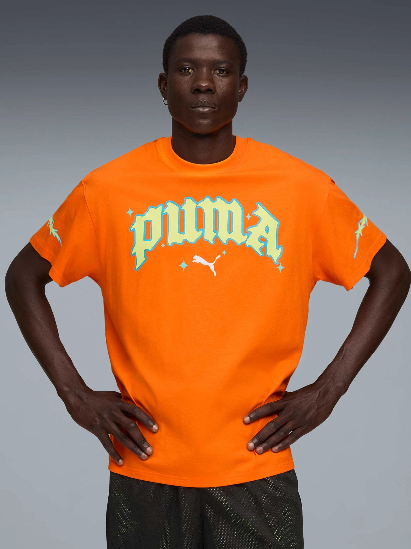 Футболки и поло PUMA Hoops x Rick And Morty Tee 2 модель 633098 Футболки и поло PUMA Hoops x Rick And Morty Tee 2 модель 633098 Фото