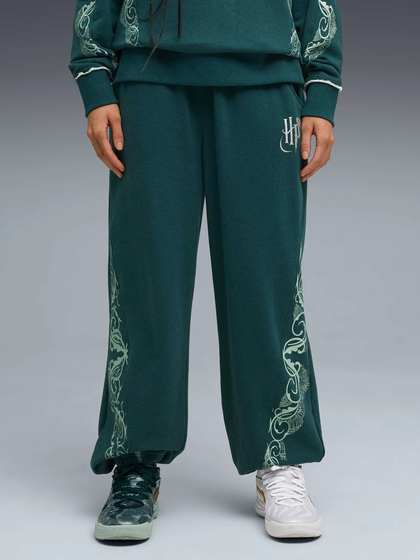 Брюки PUMA Hoops x Harry Potter Sweat модель 633112 Брюки PUMA Hoops x Harry Potter Sweat модель 633112 Фото