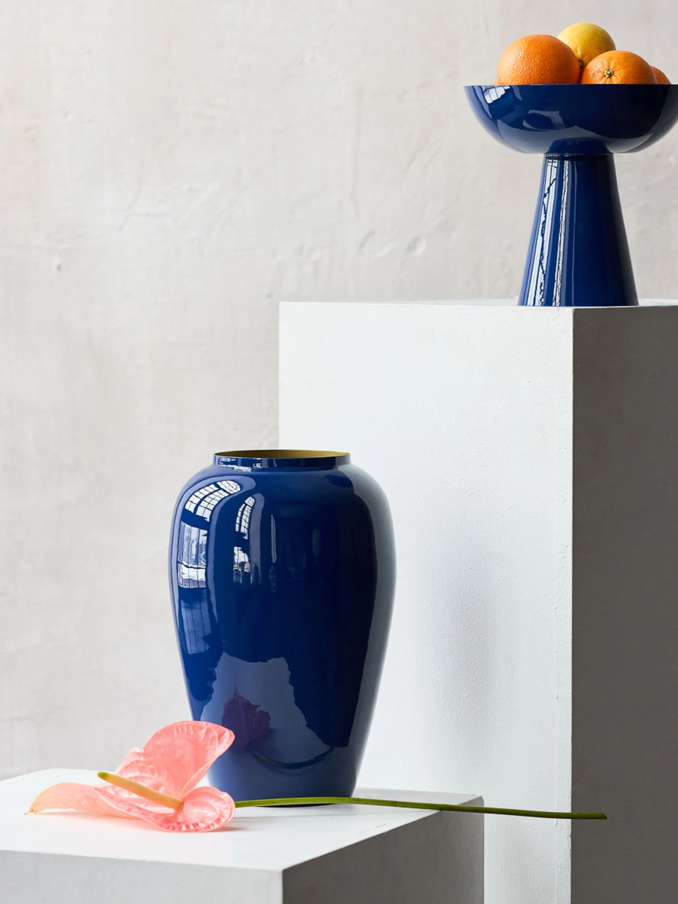 Ваза "Элизиум" железная синяя с золотистым MBM HOME модель VB-04 DEEP BLUE/GOLD Ваза "Элизиум" железная синяя с золотистым MBM HOME модель VB-04 DEEP BLUE/GOLD Фото