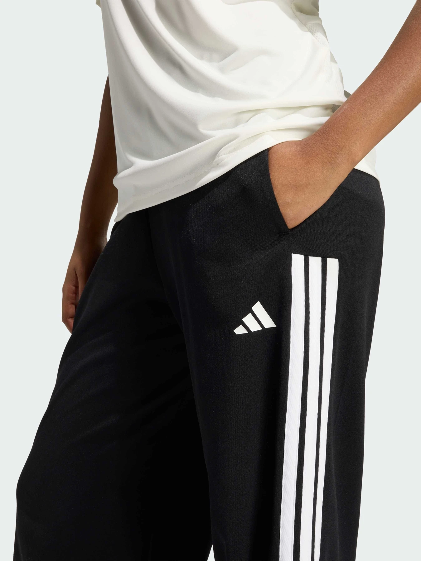 Брюки Adidas Tiro модель KD4299 Брюки Adidas Tiro модель KD4299 Фото