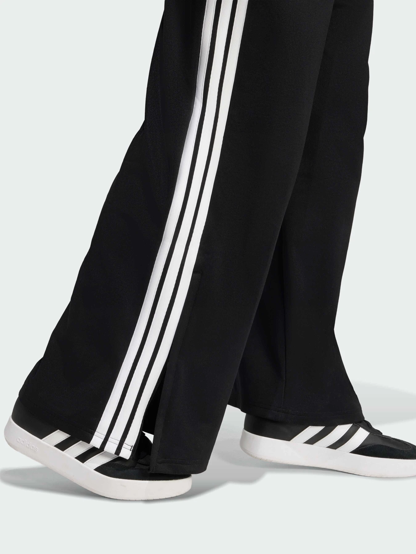 Брюки Adidas Tiro модель KD4299 Брюки Adidas Tiro модель KD4299 Фото