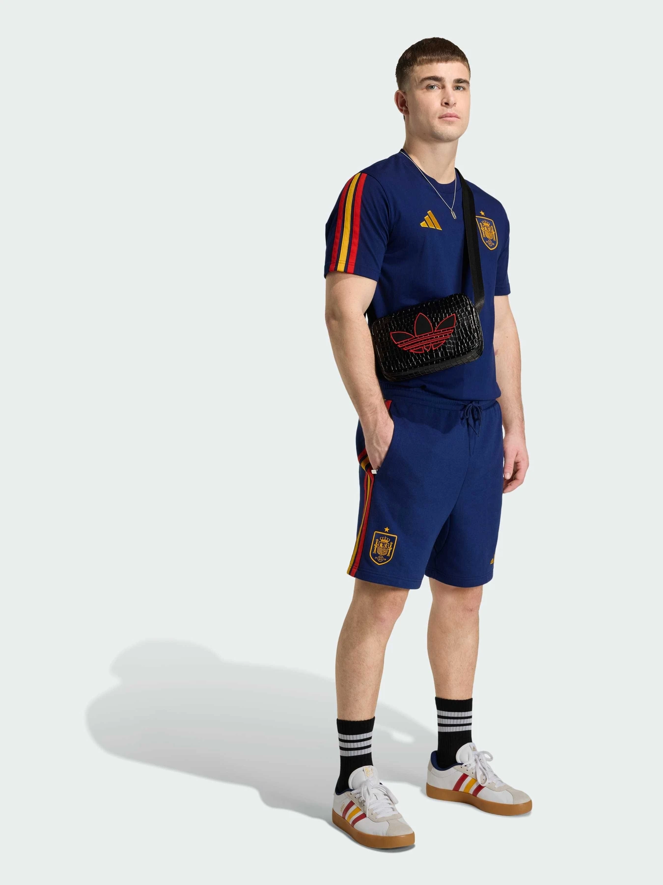 Футболки и поло Adidas модель JZ2261 Футболки и поло Adidas модель JZ2261 Фото