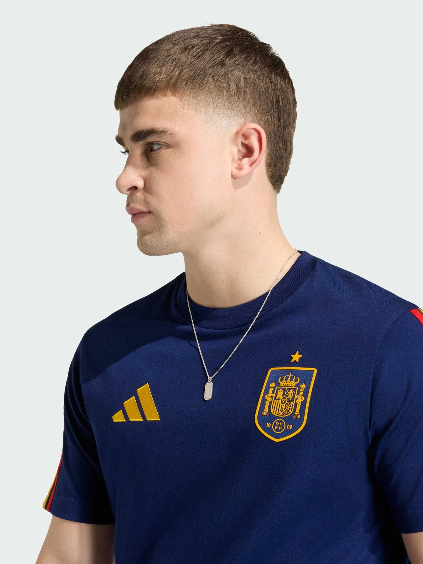 Футболки и поло Adidas модель JZ2261 Футболки и поло Adidas модель JZ2261 Фото