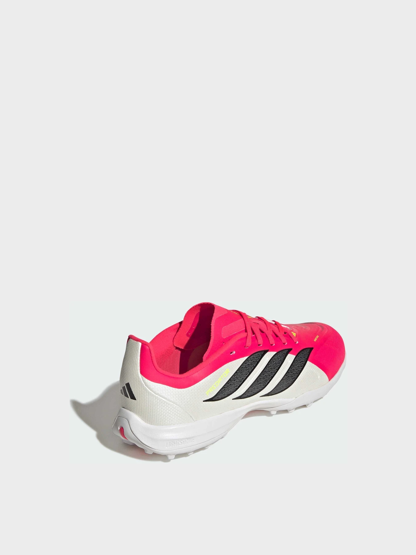 Кроссовки Adidas Predator модель JR7912 Кроссовки Adidas Predator модель JR7912 Фото