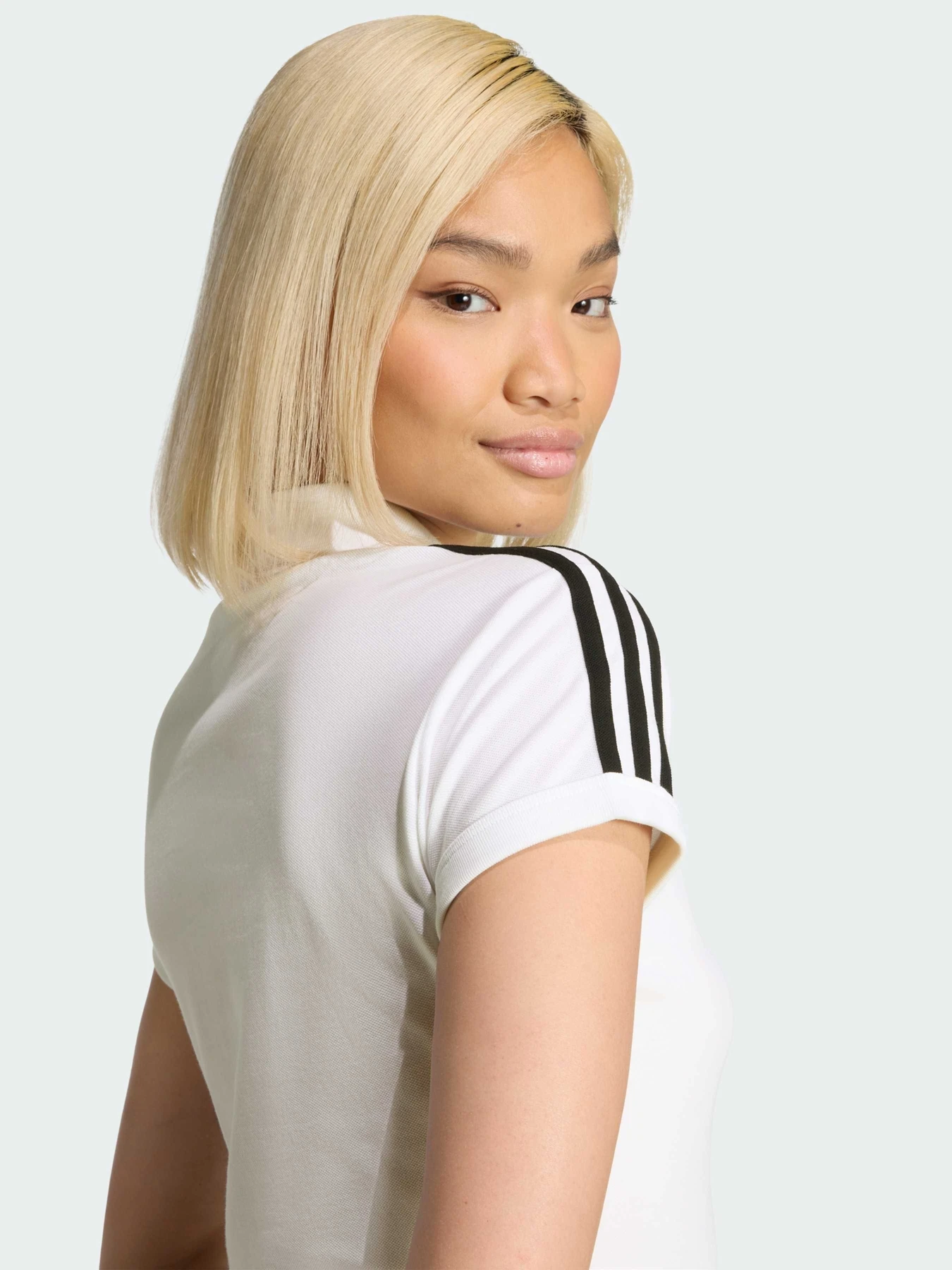 Футболки и поло Adidas Adicolor модель KD3697 Футболки и поло Adidas Adicolor модель KD3697 Фото
