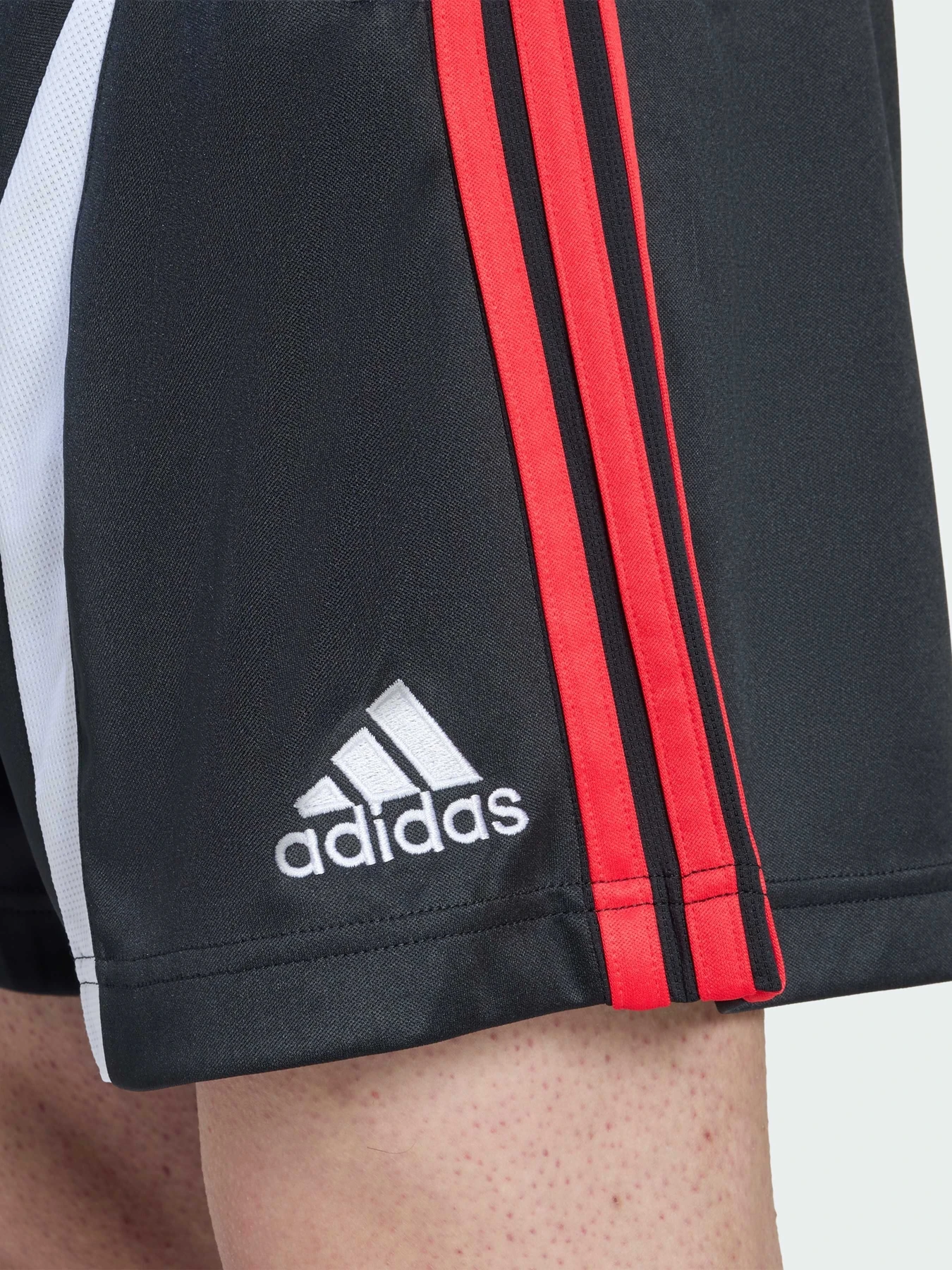 Шорти Adidas Adicolor модель KD5871 Шорти Adidas Adicolor модель KD5871 Фото