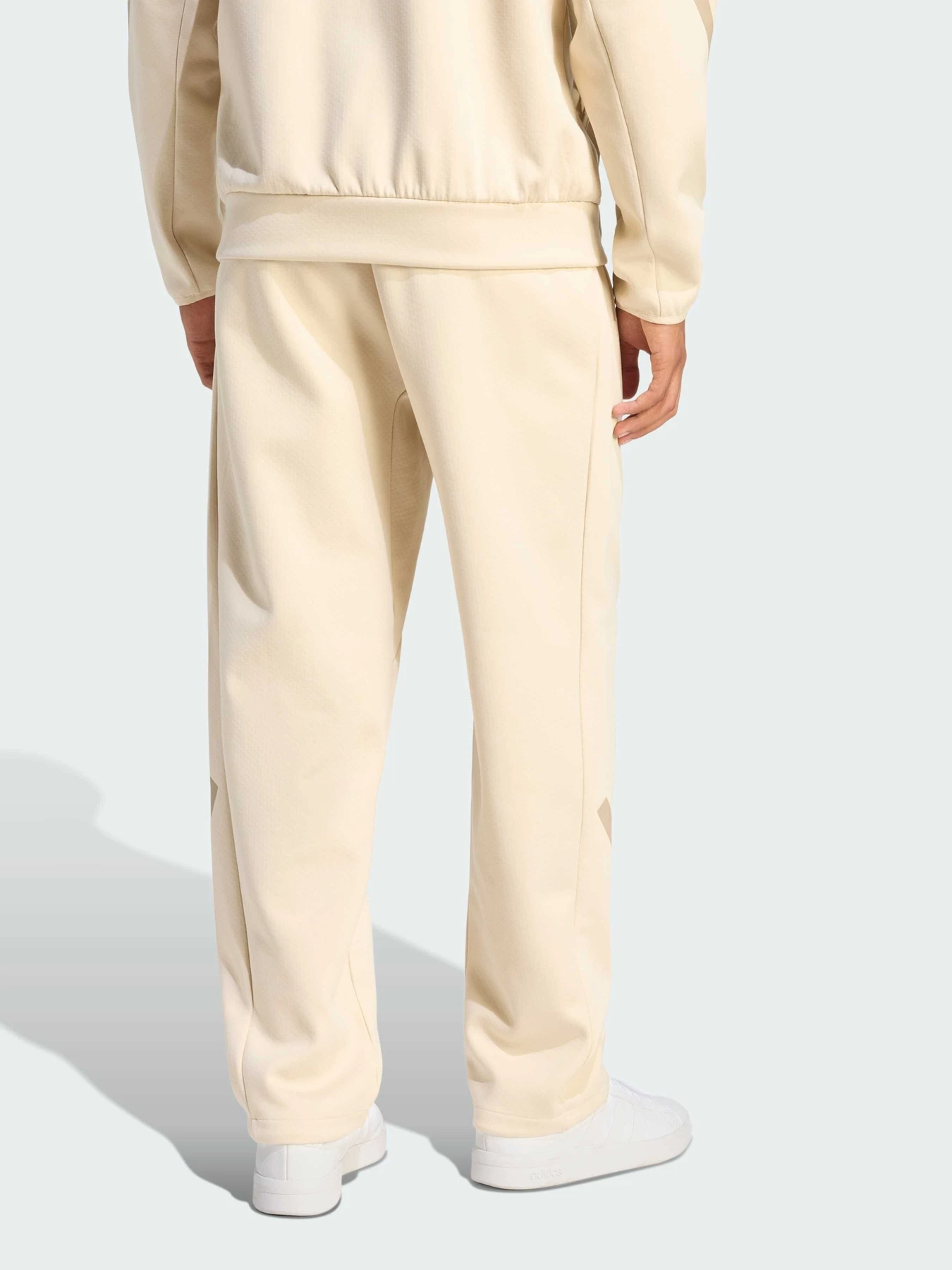 Брюки Adidas ZNE модель KE4709 Брюки Adidas ZNE модель KE4709 Фото