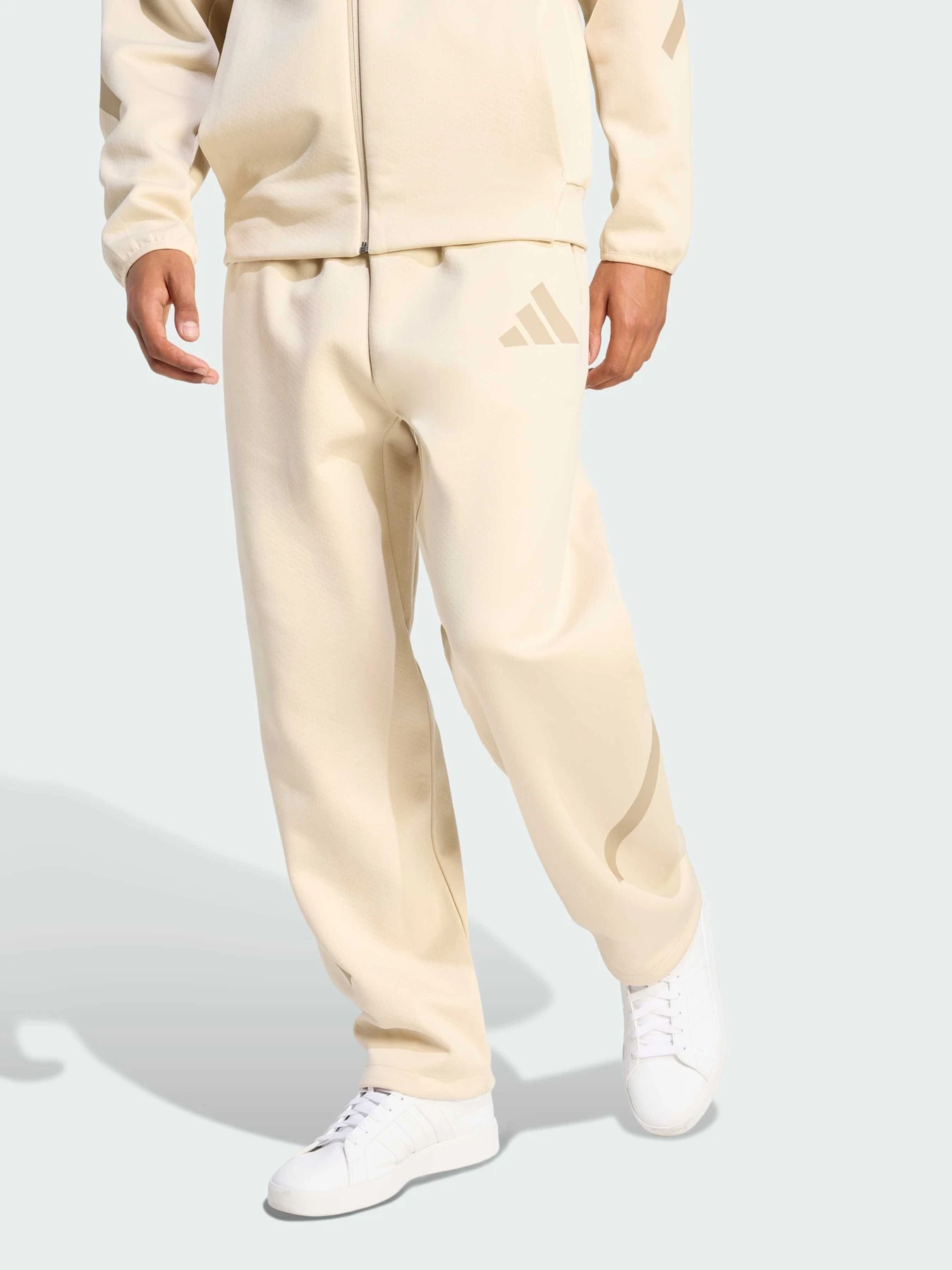 Брюки Adidas ZNE модель KE4709 Брюки Adidas ZNE модель KE4709 Фото