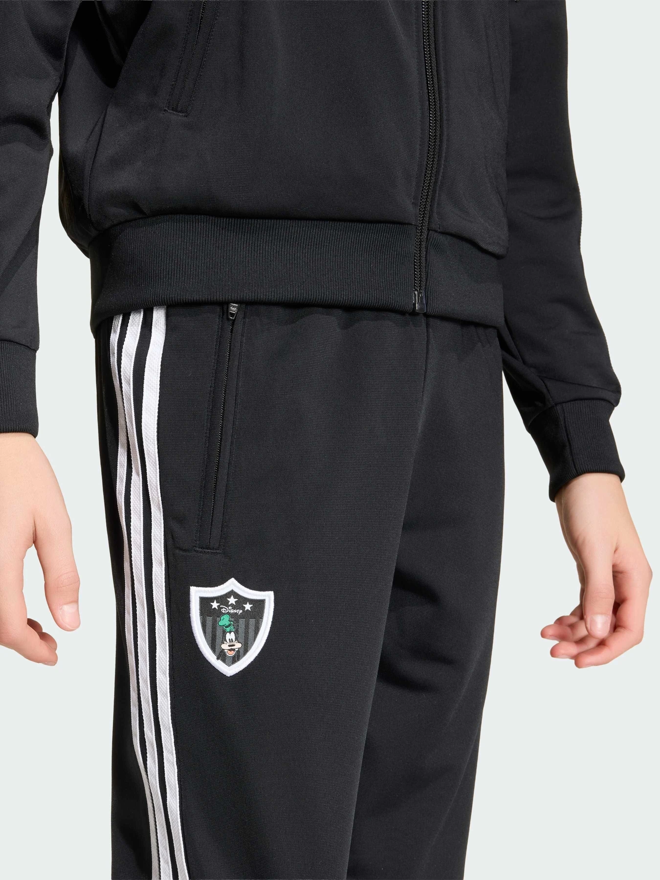Штани Adidas x Disney модель KC8441 Штани Adidas x Disney модель KC8441 Фото
