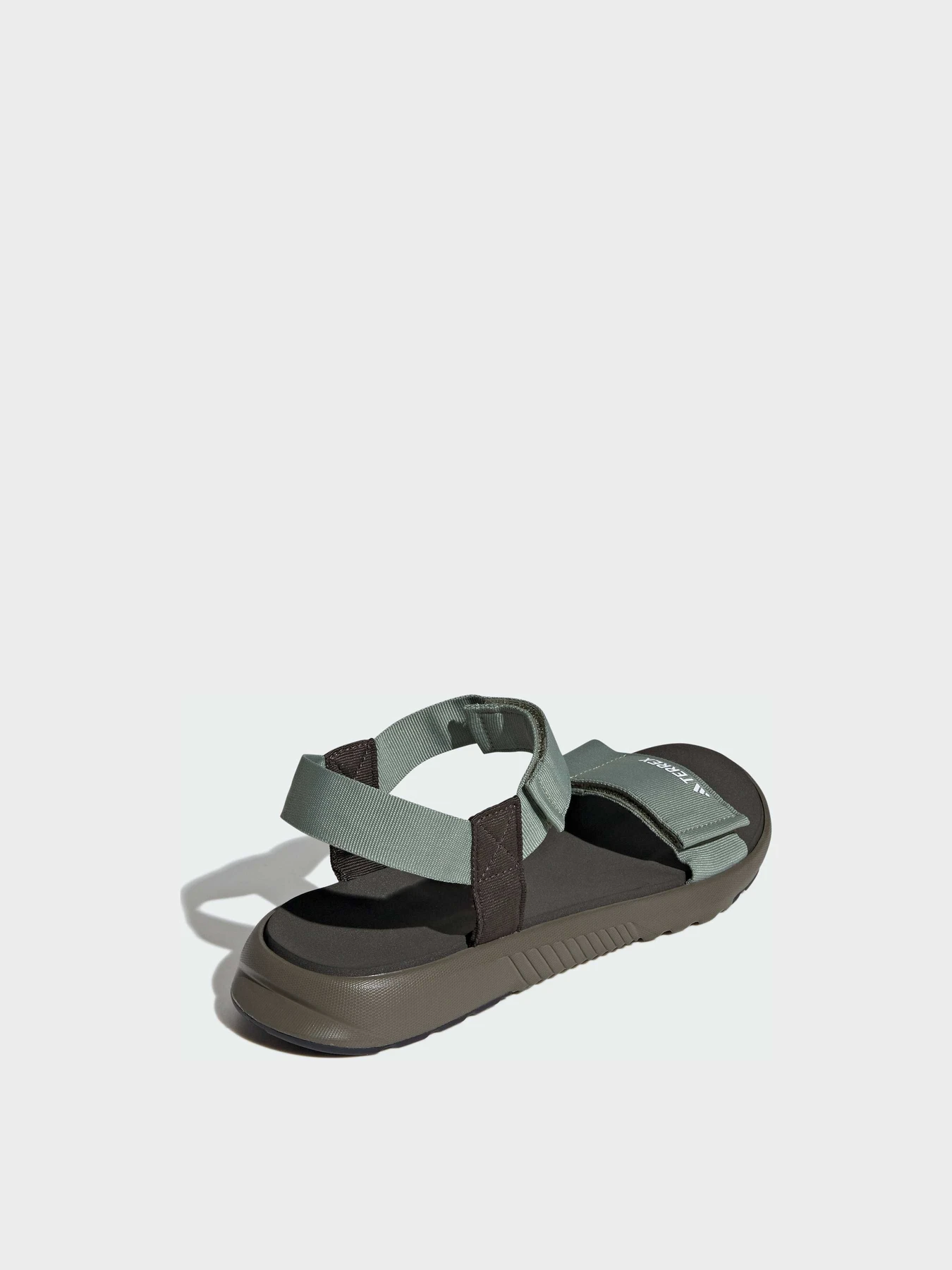 Сандалии Adidas модель JR8403 Сандалии Adidas модель JR8403 Фото