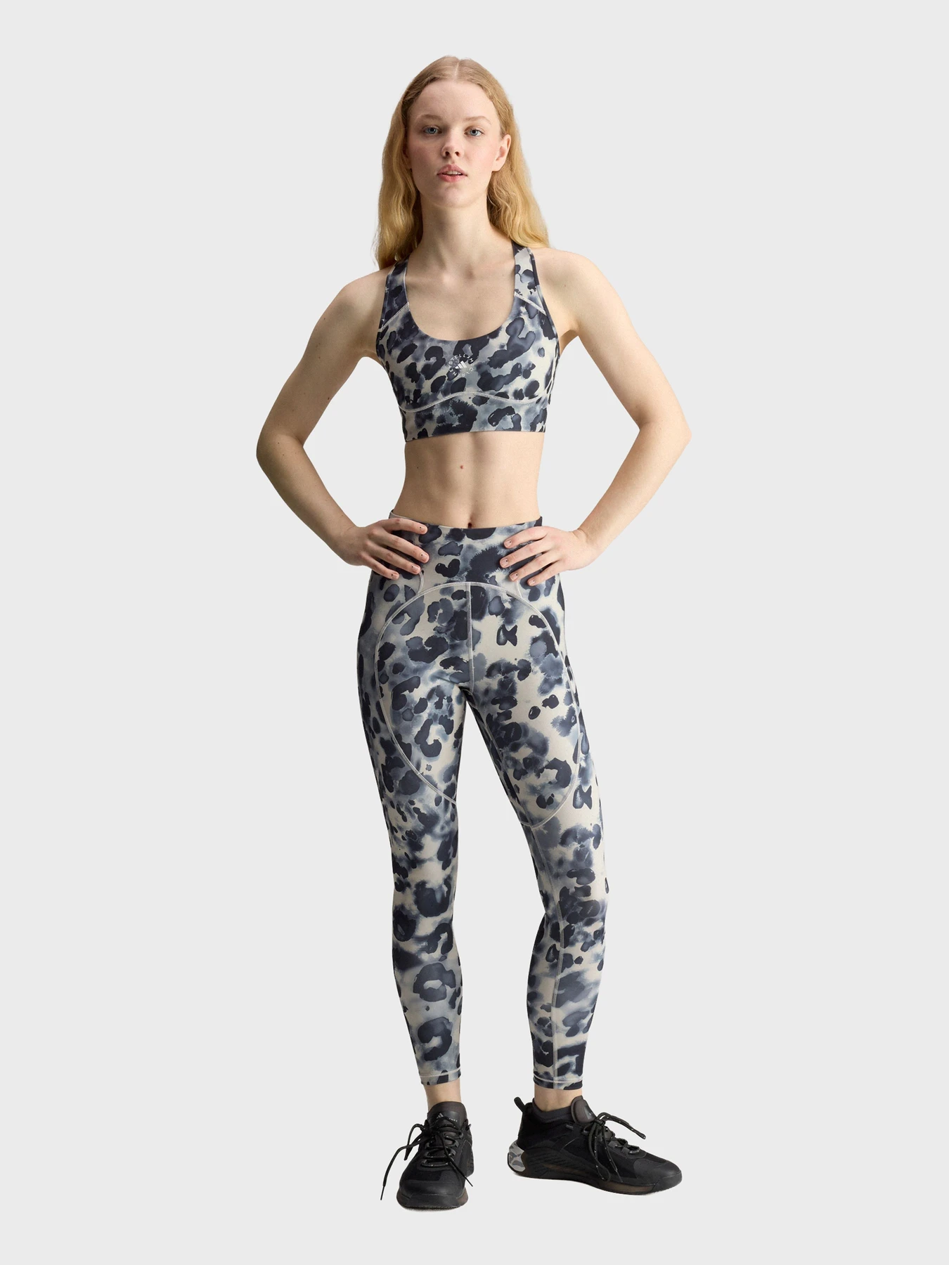 Футболки и поло Adidas модель JY8168 Футболки и поло Adidas модель JY8168 Фото
